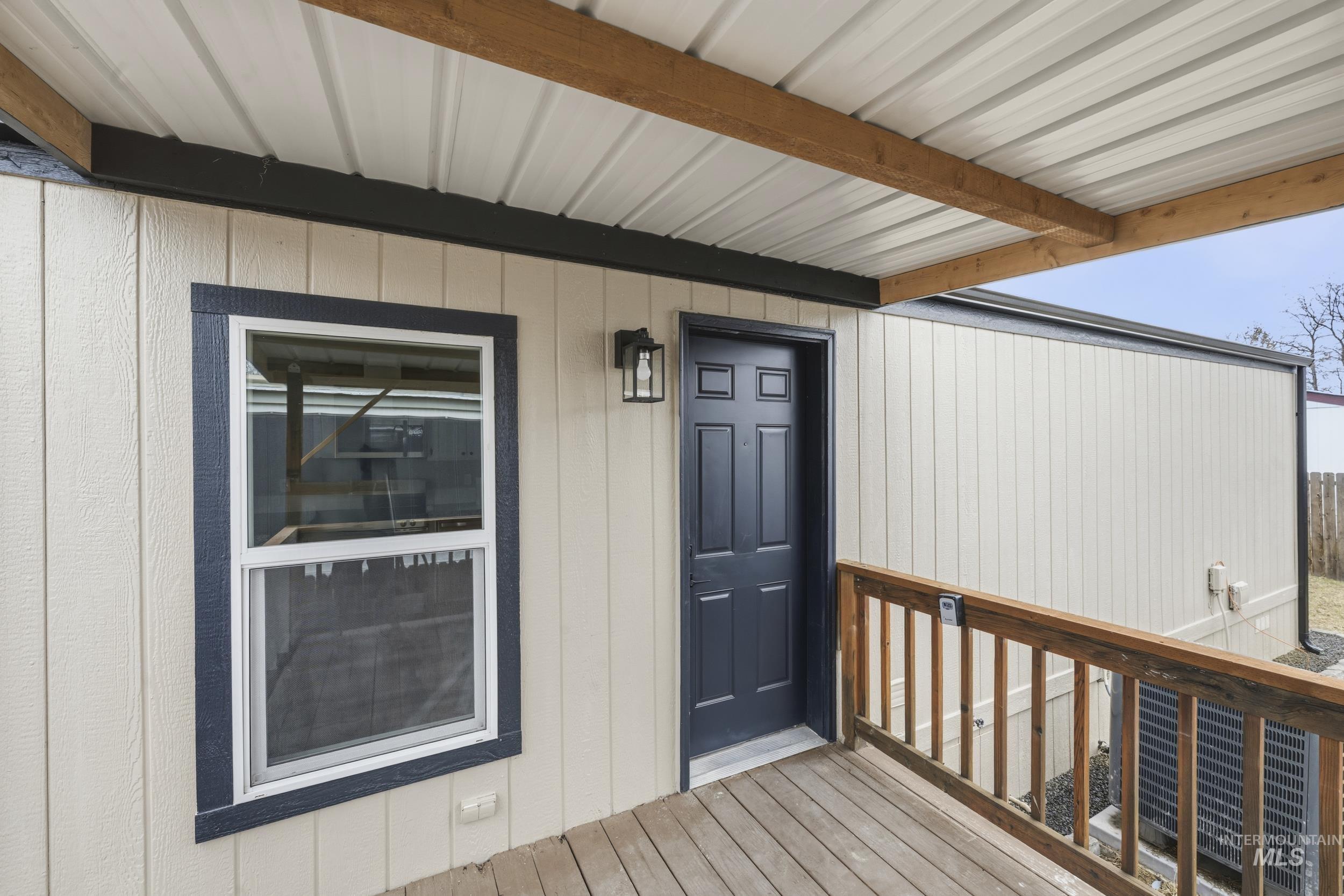 2973 S Elmcrest Lane, Boise, Idaho 83705, 3 Bedrooms, 2 Bathrooms, Residential For Sale, Price $125,000,MLS 98974711