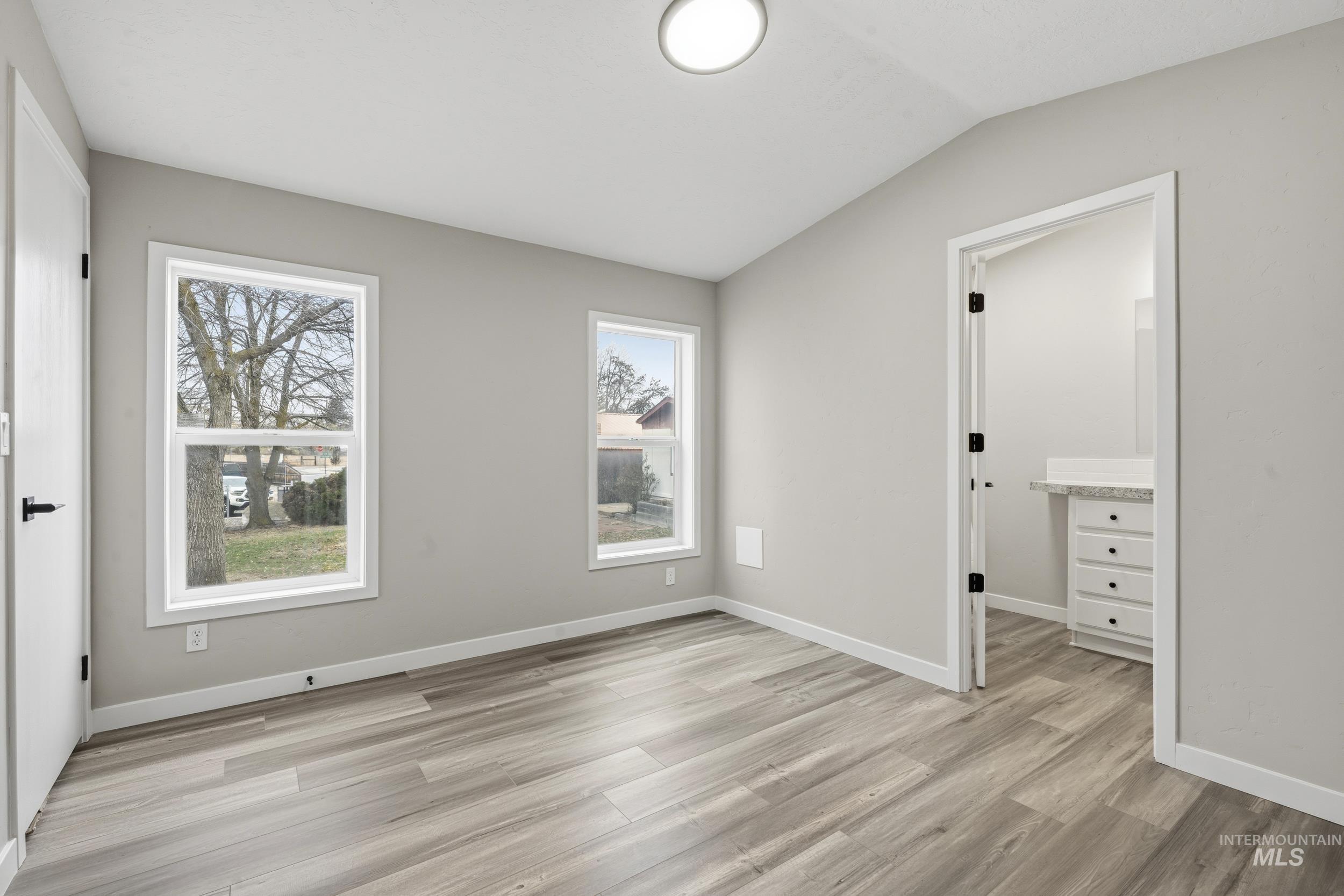 2973 S Elmcrest Lane, Boise, Idaho 83705, 3 Bedrooms, 2 Bathrooms, Residential For Sale, Price $125,000,MLS 98974711