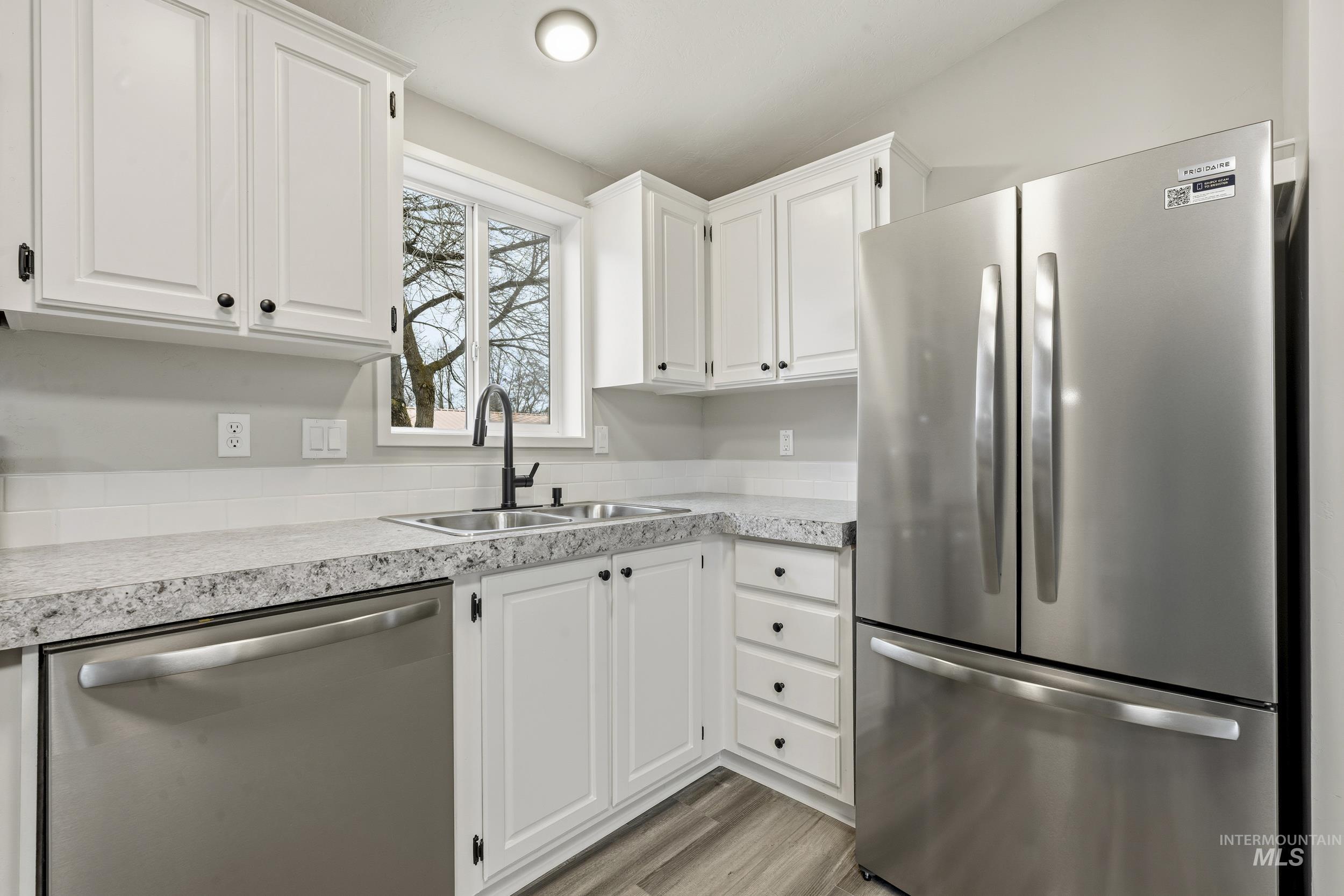 2973 S Elmcrest Lane, Boise, Idaho 83705, 3 Bedrooms, 2 Bathrooms, Residential For Sale, Price $125,000,MLS 98974711