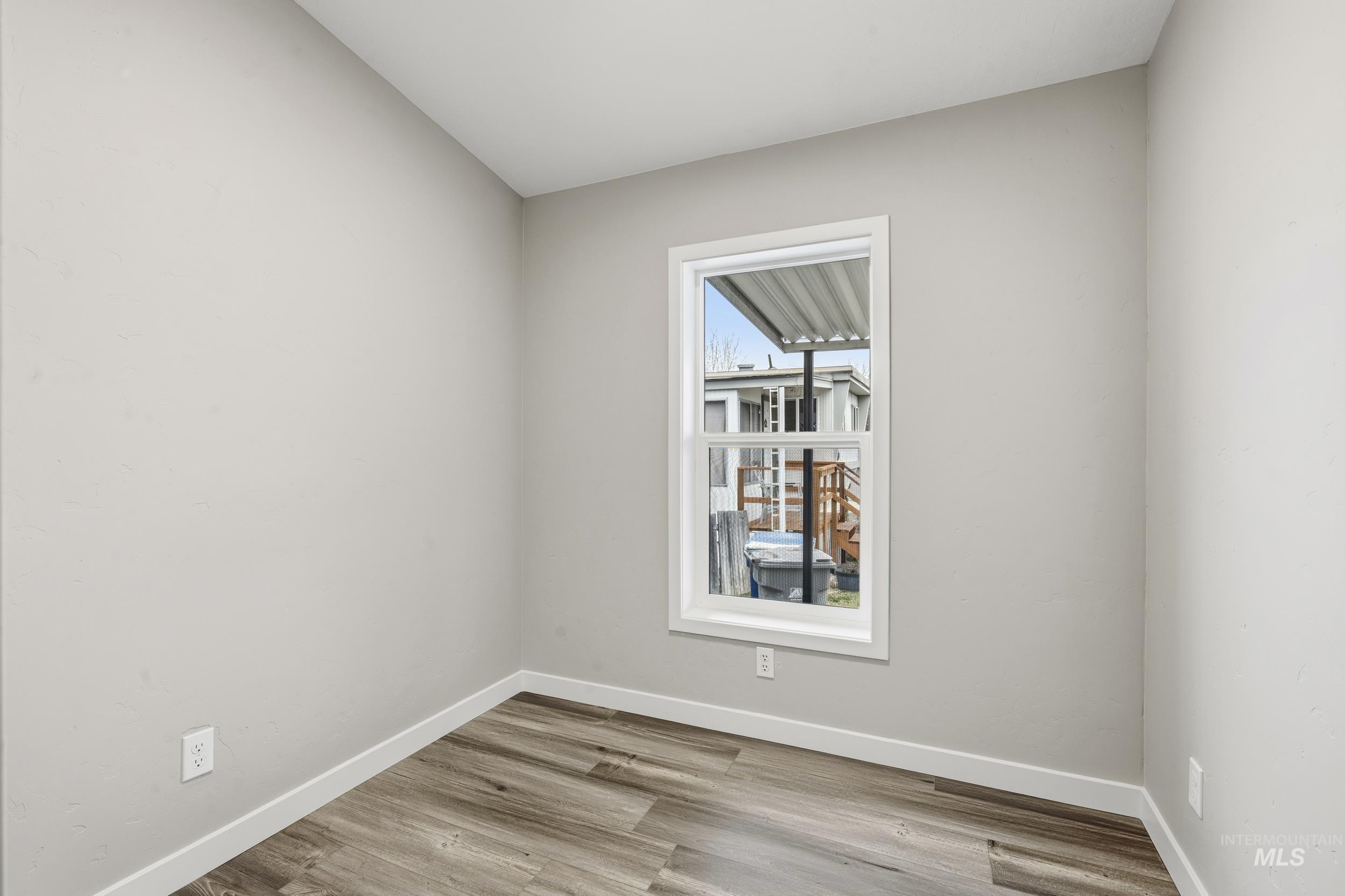 2973 S Elmcrest Lane, Boise, Idaho 83705, 3 Bedrooms, 2 Bathrooms, Residential For Sale, Price $125,000,MLS 98974711