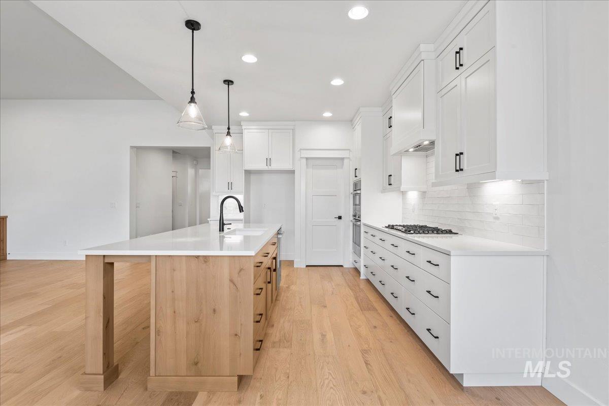 12014 W Zamalek Ct, Kuna, Idaho 83634, 3 Bedrooms, 2 Bathrooms, Residential For Sale, Price $669,900,MLS 98974712