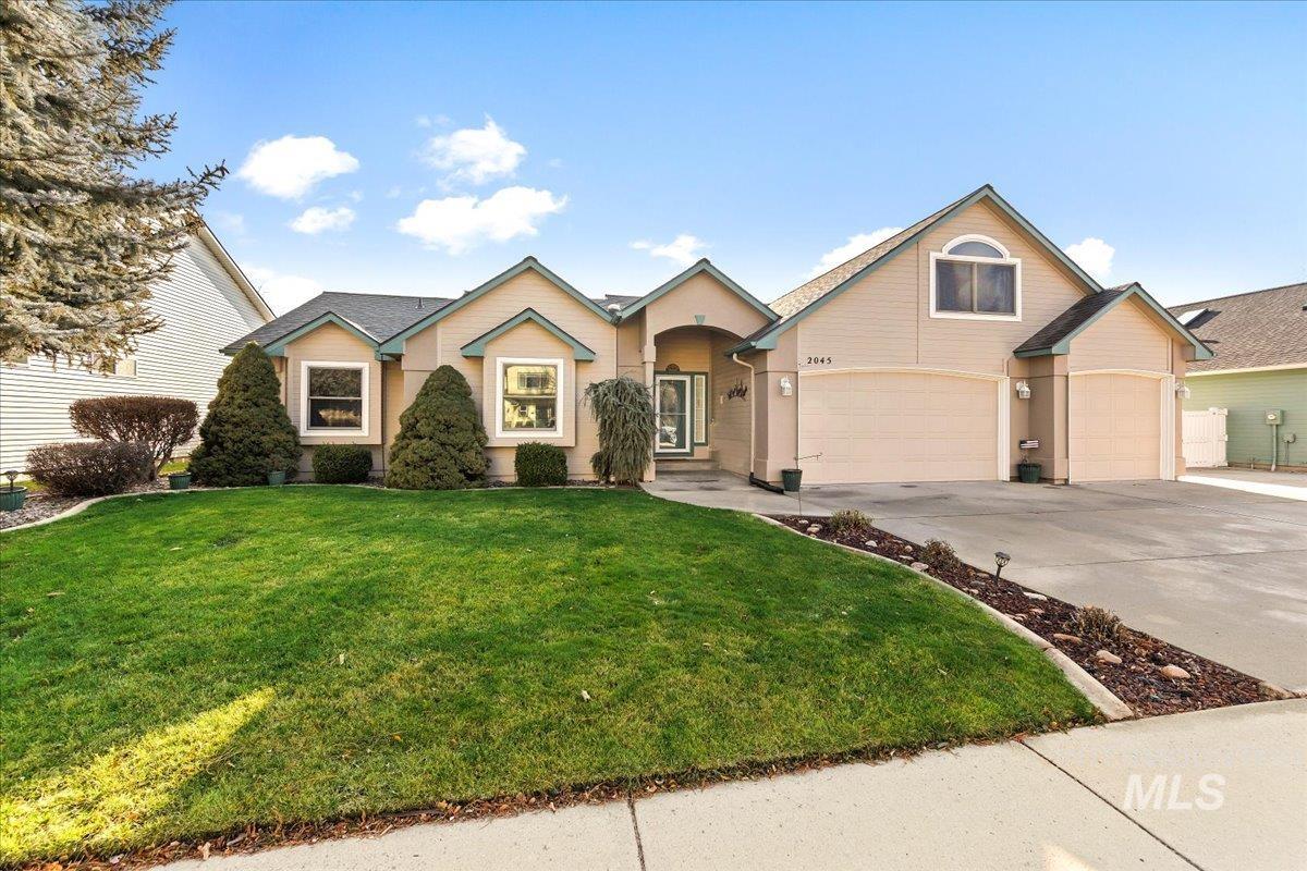 2045 E Lake Creek Dr, Meridian, Idaho 83642, 3 Bedrooms, 2 Bathrooms, Residential For Sale, Price $560,000,MLS 98974713
