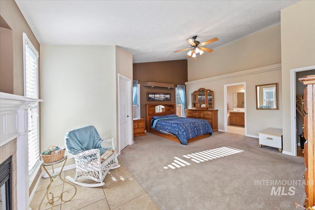 2045 E Lake Creek Dr, Meridian, Idaho 83642, 3 Bedrooms, 2 Bathrooms, Residential For Sale, Price $560,000,MLS 98974713