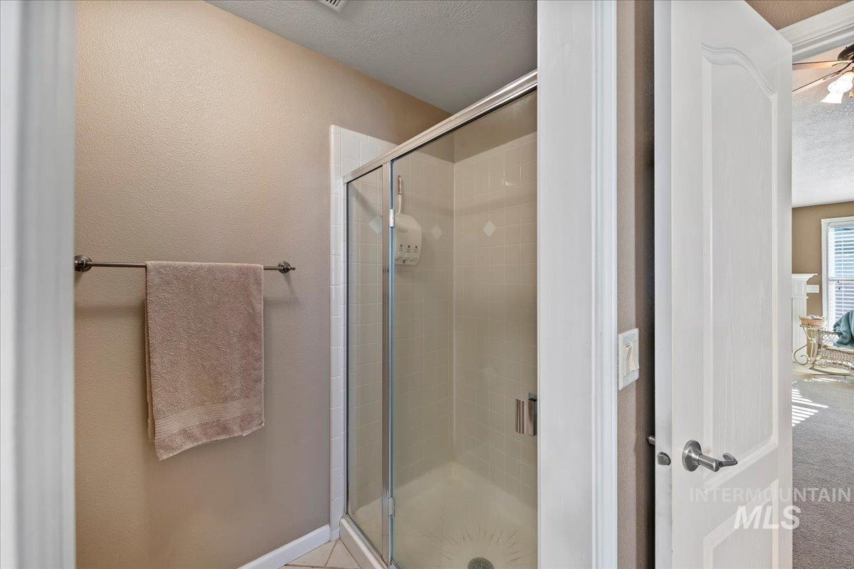 2045 E Lake Creek Dr, Meridian, Idaho 83642, 3 Bedrooms, 2 Bathrooms, Residential For Sale, Price $560,000,MLS 98974713