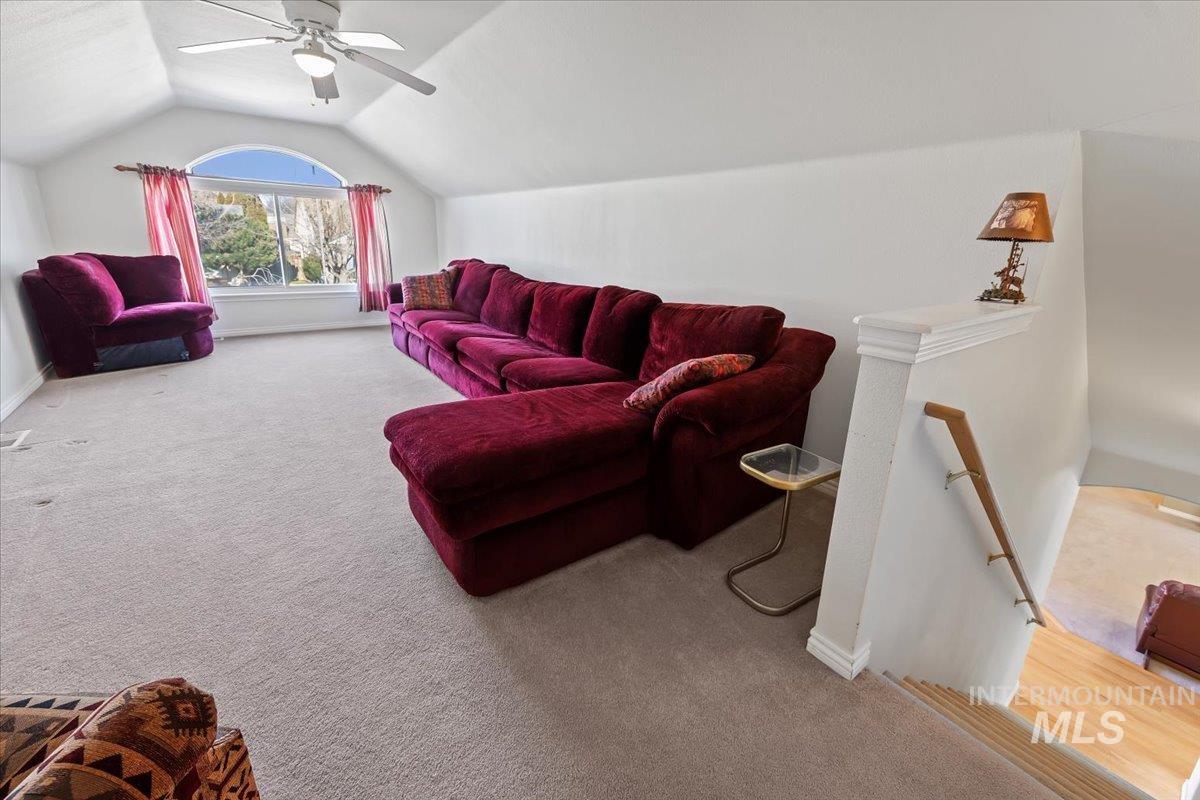 2045 E Lake Creek Dr, Meridian, Idaho 83642, 3 Bedrooms, 2 Bathrooms, Residential For Sale, Price $560,000,MLS 98974713