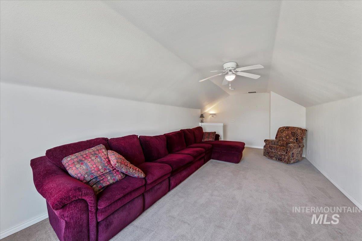 2045 E Lake Creek Dr, Meridian, Idaho 83642, 3 Bedrooms, 2 Bathrooms, Residential For Sale, Price $560,000,MLS 98974713