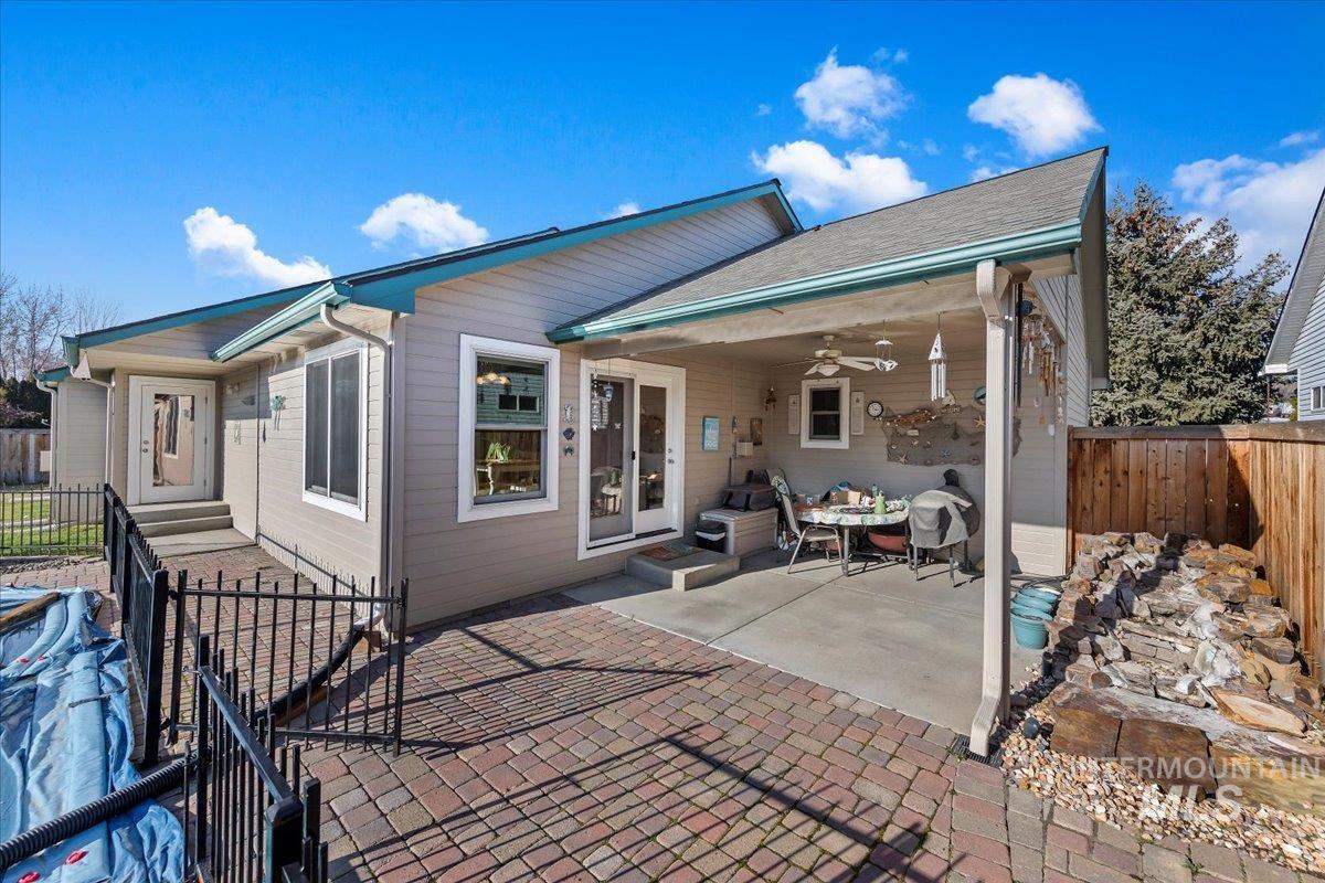 2045 E Lake Creek Dr, Meridian, Idaho 83642, 3 Bedrooms, 2 Bathrooms, Residential For Sale, Price $560,000,MLS 98974713