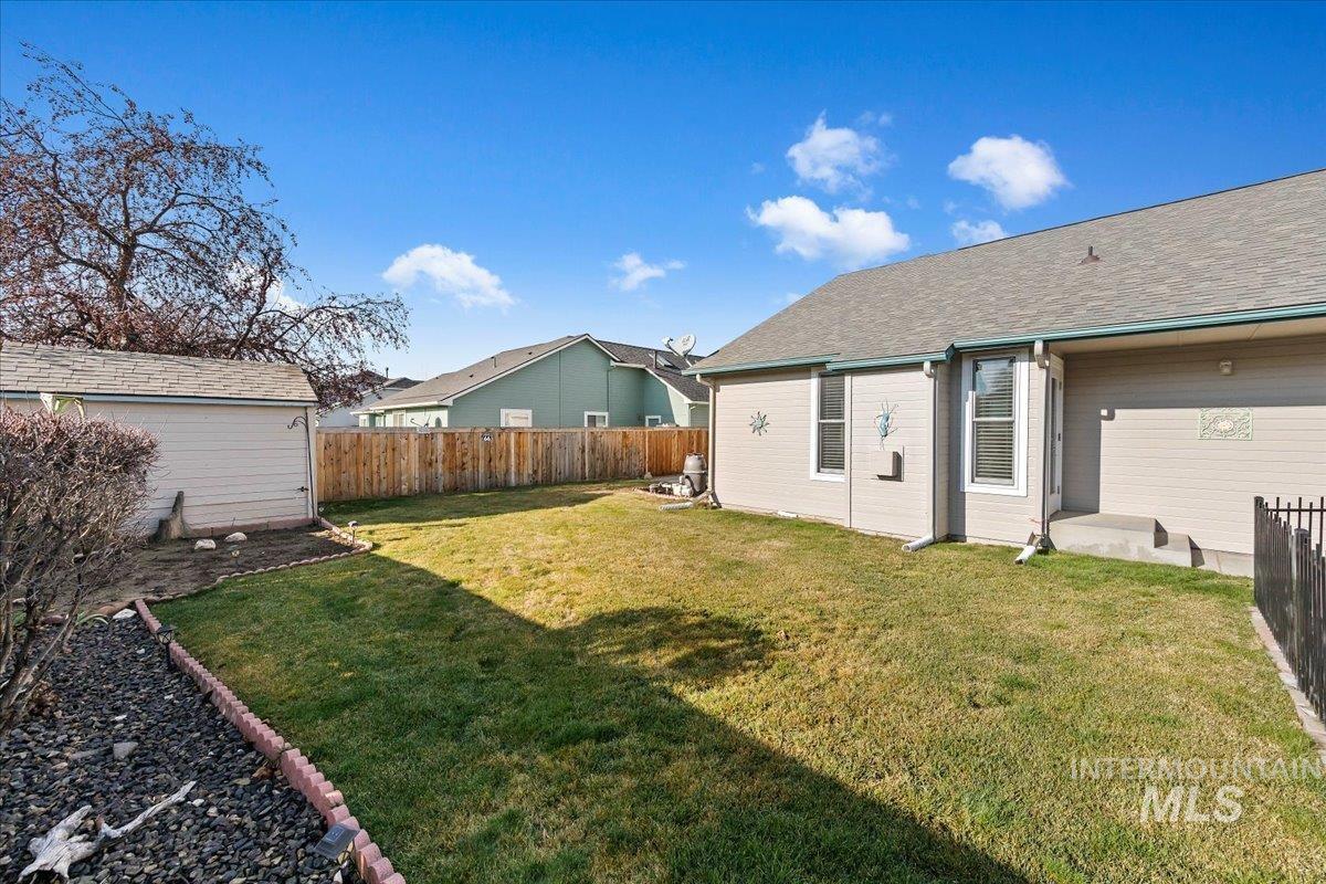 2045 E Lake Creek Dr, Meridian, Idaho 83642, 3 Bedrooms, 2 Bathrooms, Residential For Sale, Price $560,000,MLS 98974713