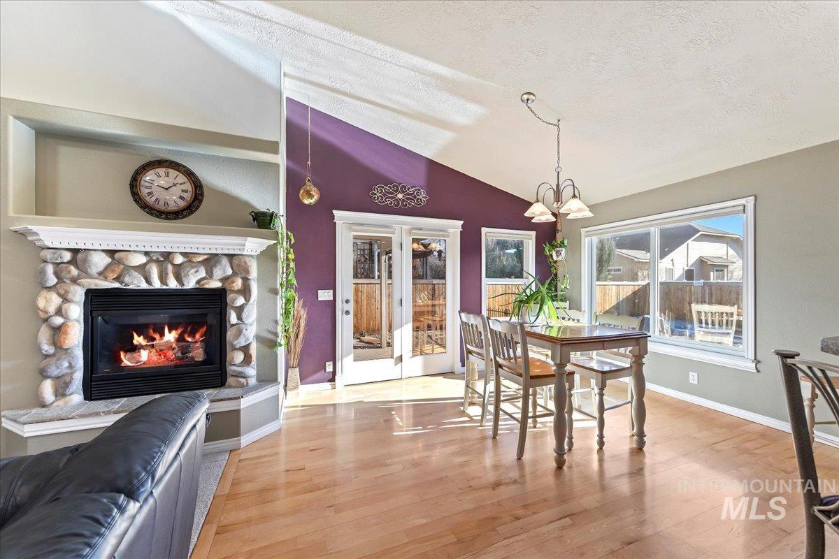 2045 E Lake Creek Dr, Meridian, Idaho 83642, 3 Bedrooms, 2 Bathrooms, Residential For Sale, Price $560,000,MLS 98974713