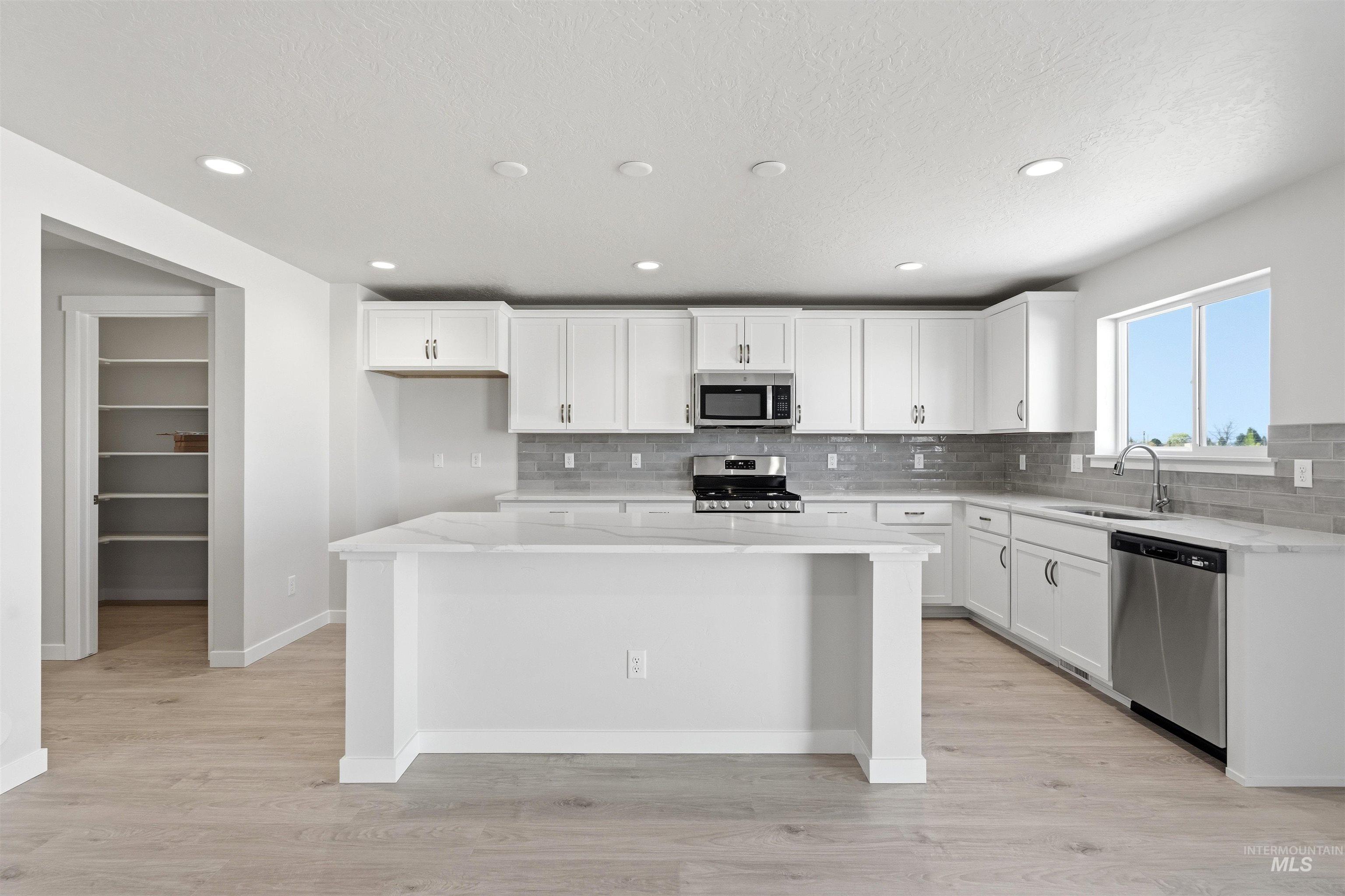 10199 Bellevue Ridge St, Nampa, Idaho 83687, 4 Bedrooms, 3.5 Bathrooms, Residential For Sale, Price $534,990,MLS 98974714
