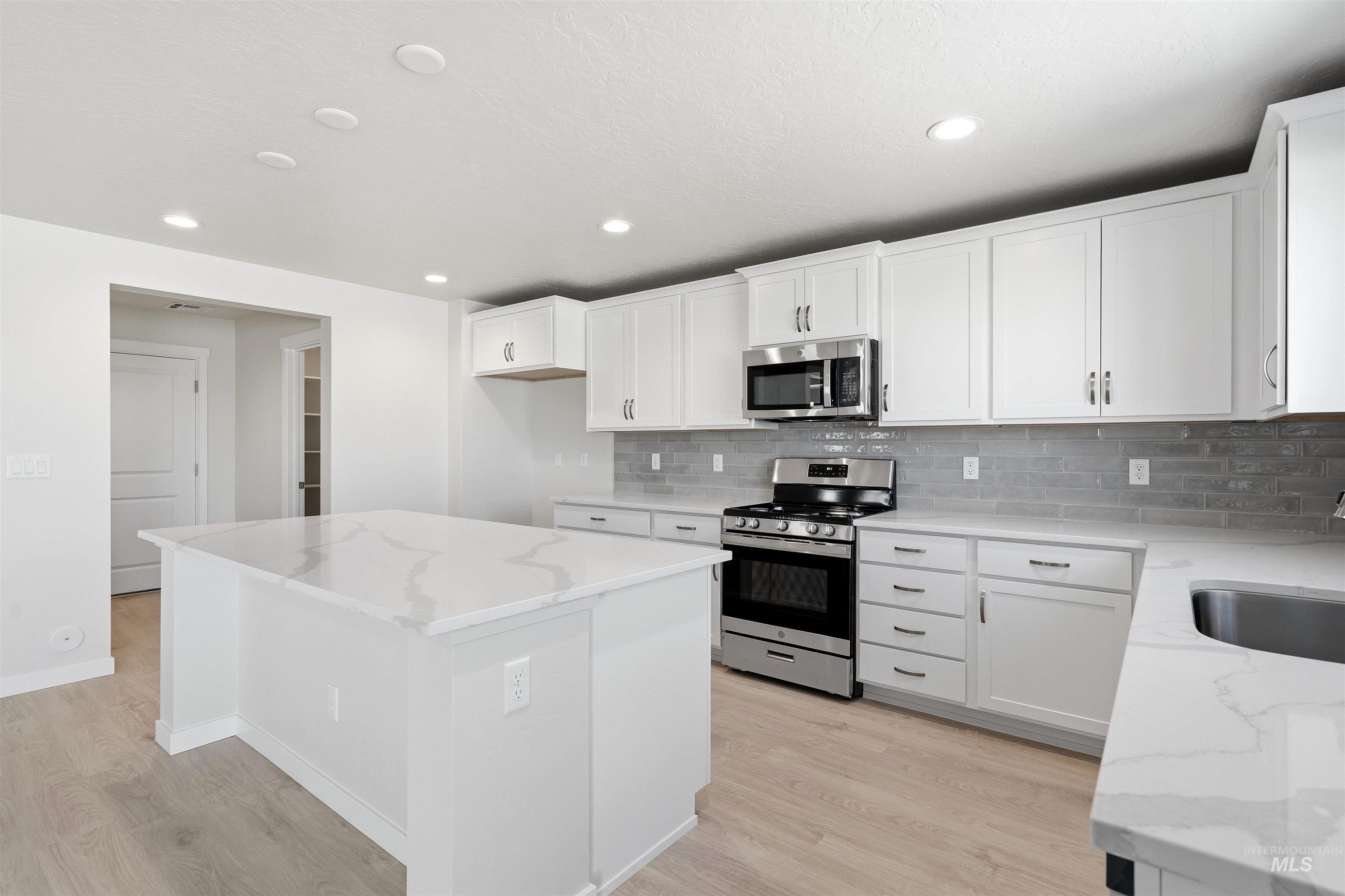 10199 Bellevue Ridge St, Nampa, Idaho 83687, 4 Bedrooms, 3.5 Bathrooms, Residential For Sale, Price $534,990,MLS 98974714