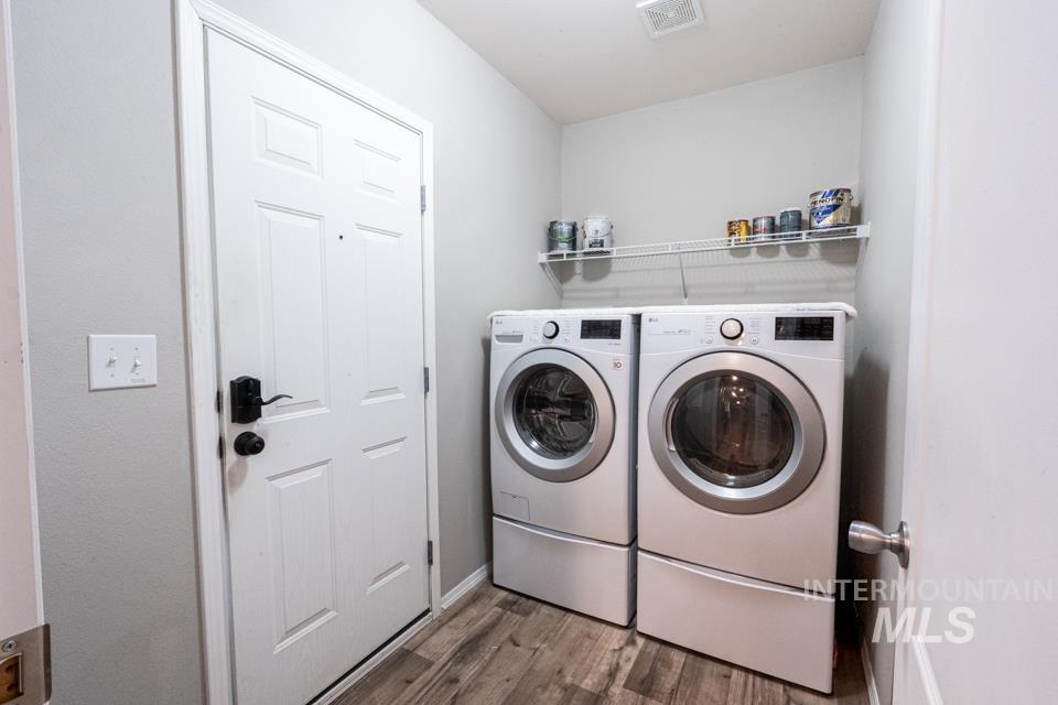 729 Liberty Lane, Emmett, Idaho 83617, 3 Bedrooms, 2 Bathrooms, Residential For Sale, Price $191,000,MLS 98974715