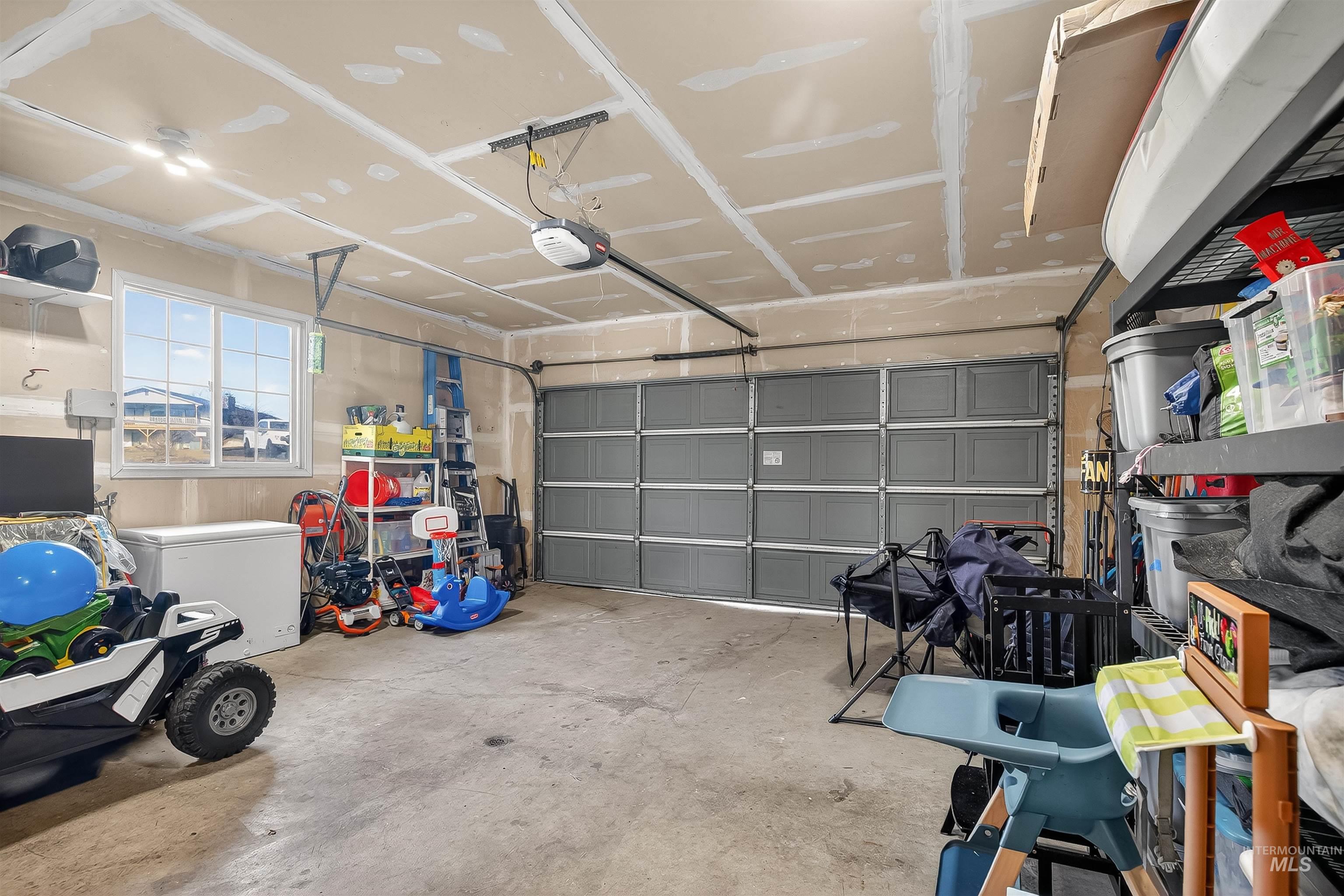 1612 Swallows Nest Loop, Clarkston, Washington 99403, 5 Bedrooms, 3 Bathrooms, Residential For Sale, Price $455,000,MLS 98974718