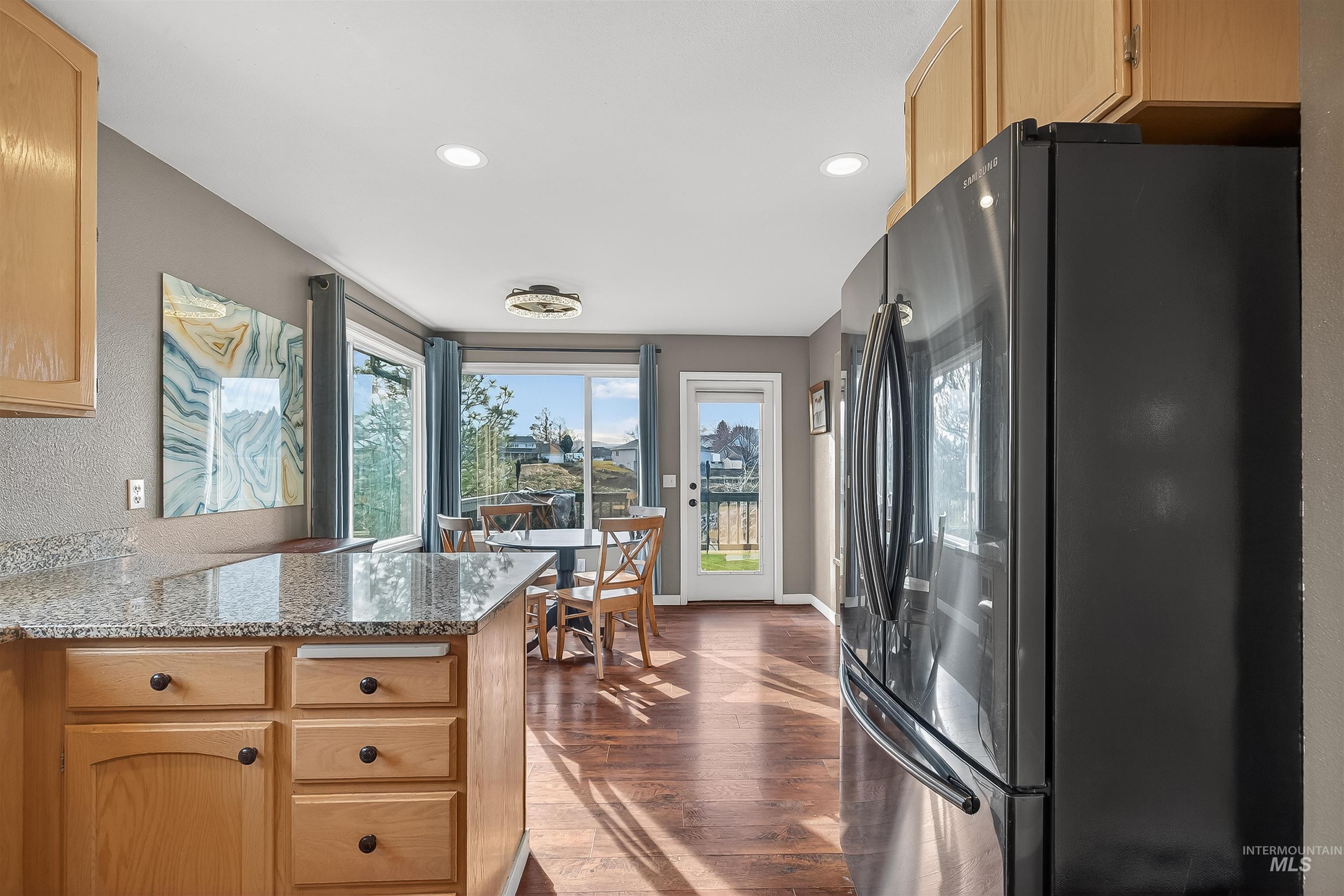 1612 Swallows Nest Loop, Clarkston, Washington 99403, 5 Bedrooms, 3 Bathrooms, Residential For Sale, Price $455,000,MLS 98974718