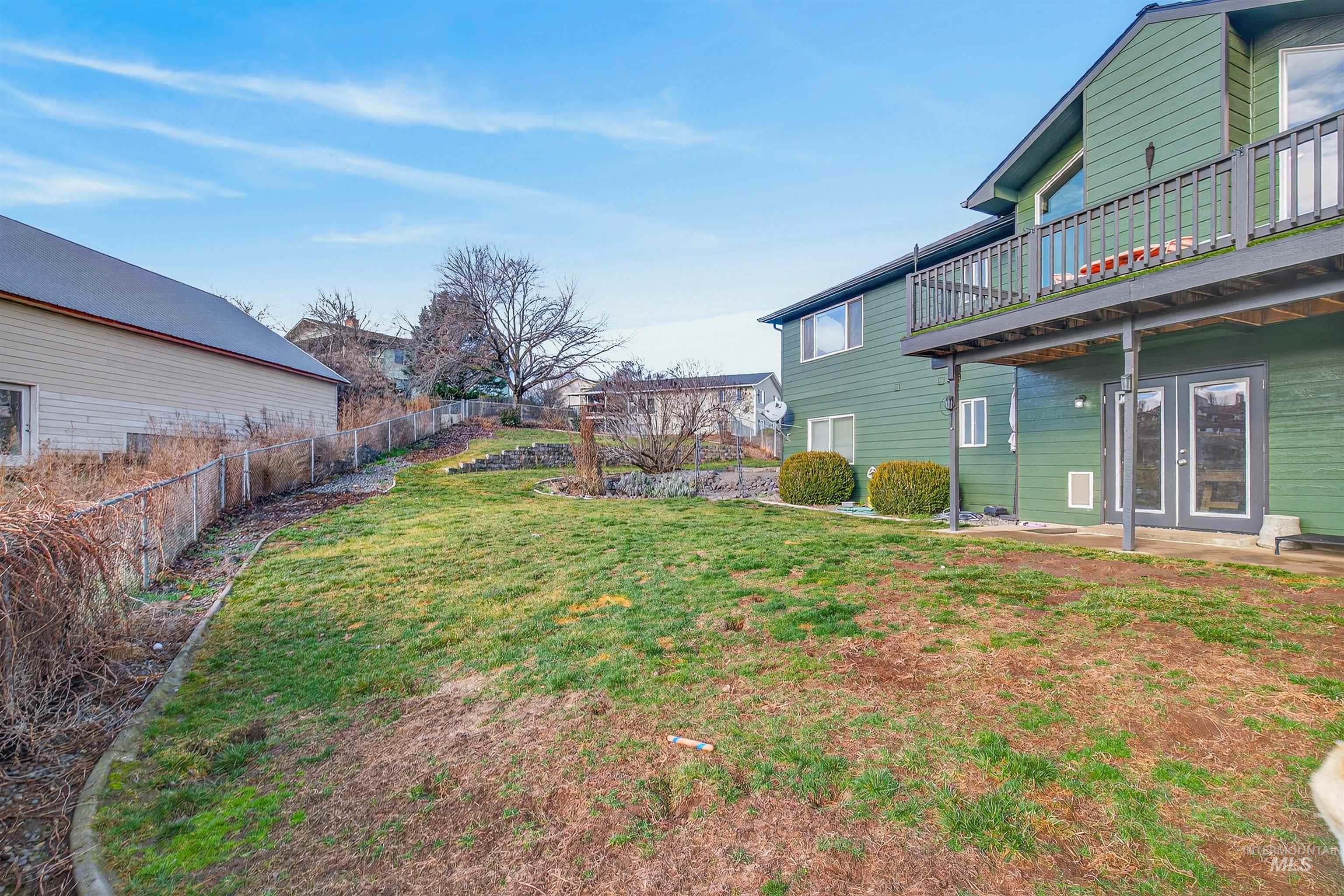 1612 Swallows Nest Loop, Clarkston, Washington 99403, 5 Bedrooms, 3 Bathrooms, Residential For Sale, Price $455,000,MLS 98974718