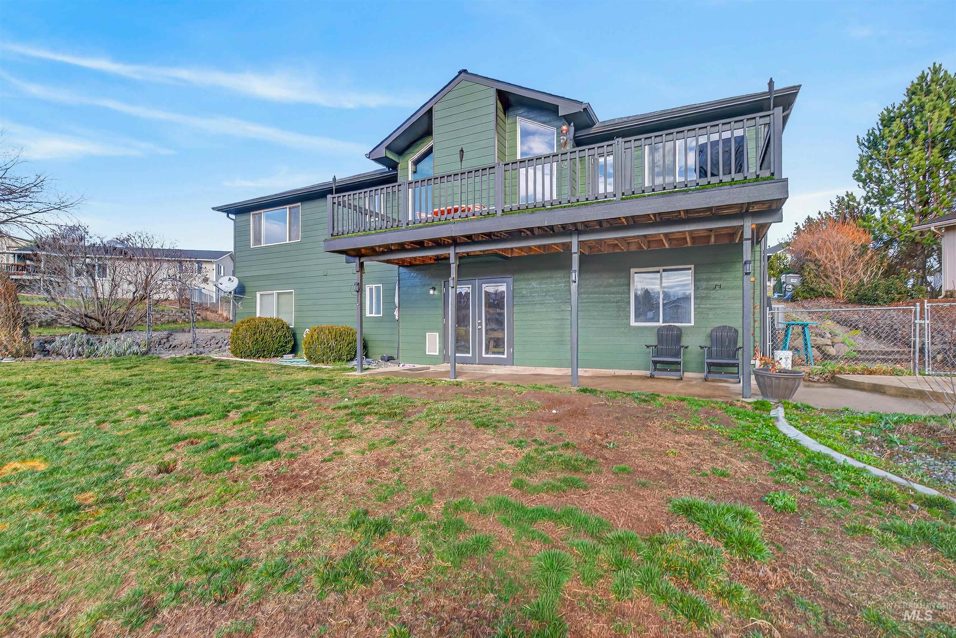 1612 Swallows Nest Loop, Clarkston, Washington 99403, 5 Bedrooms, 3 Bathrooms, Residential For Sale, Price $455,000,MLS 98974718