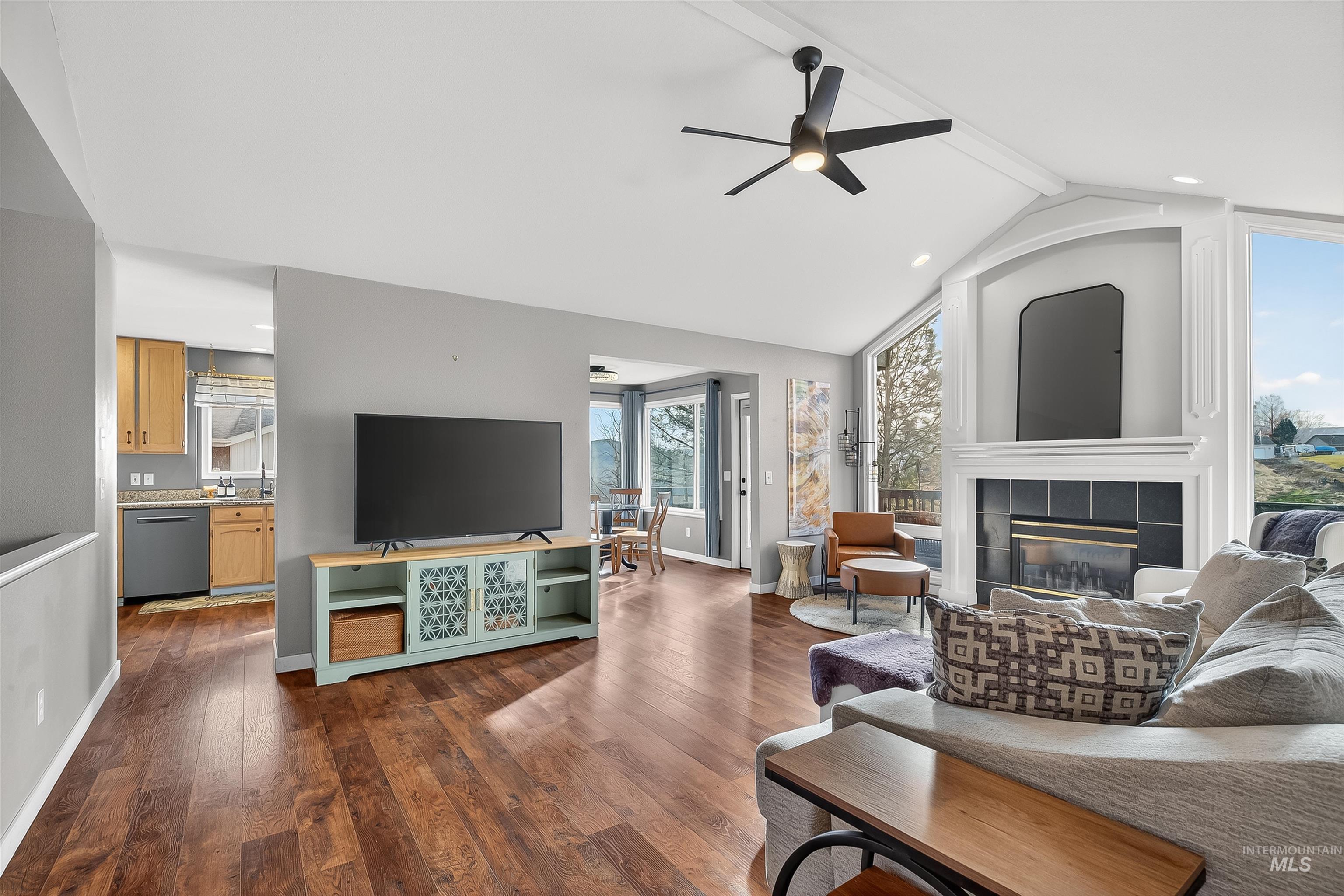 1612 Swallows Nest Loop, Clarkston, Washington 99403, 5 Bedrooms, 3 Bathrooms, Residential For Sale, Price $455,000,MLS 98974718