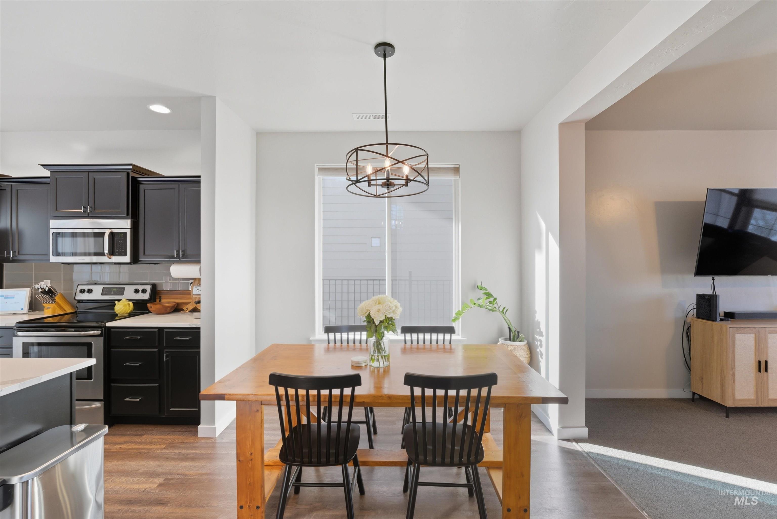 1759 W American Fork, Meridian, Idaho 83642, 3 Bedrooms, 2.5 Bathrooms, Residential For Sale, Price $425,000,MLS 98974723