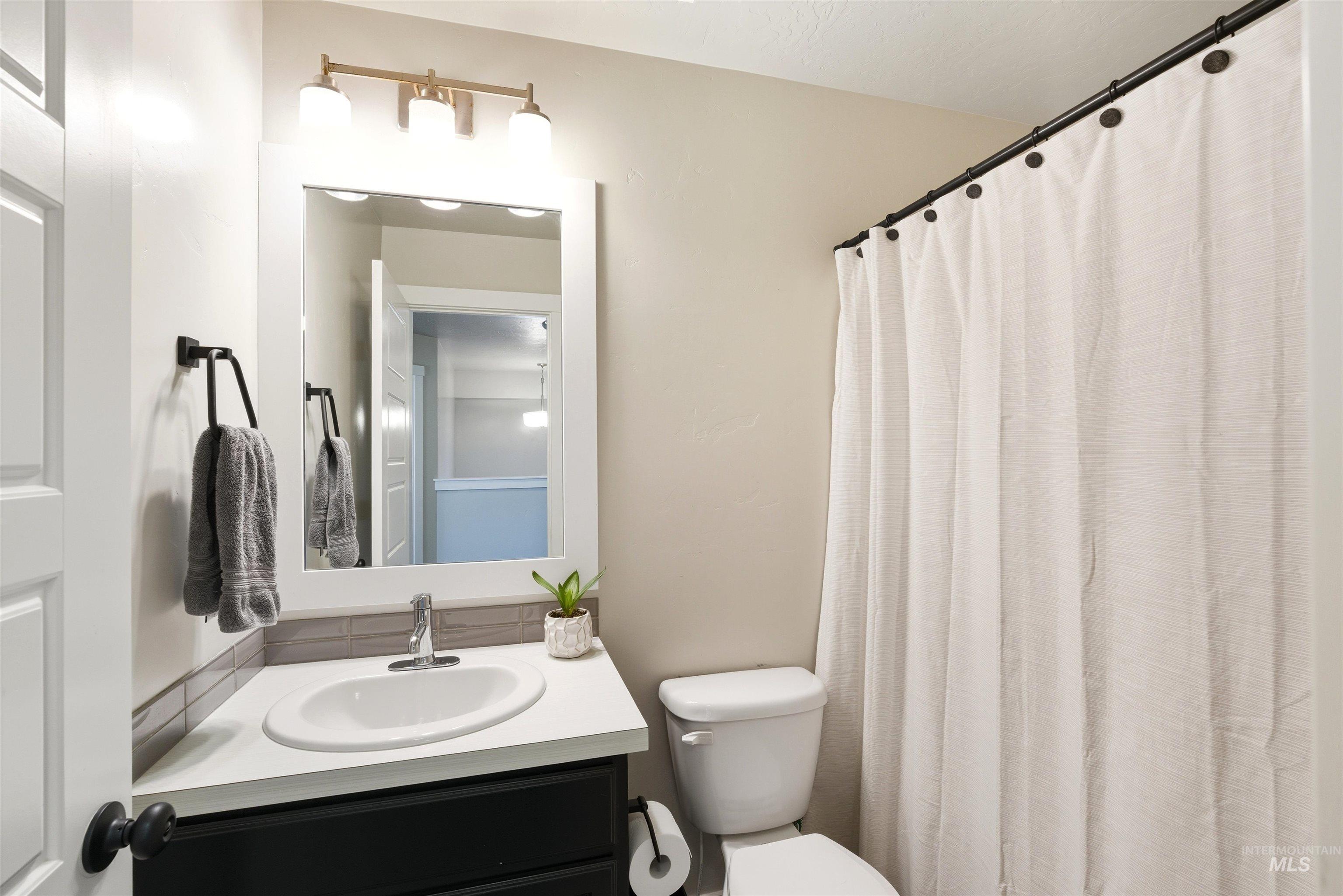 1759 W American Fork, Meridian, Idaho 83642, 3 Bedrooms, 2.5 Bathrooms, Residential For Sale, Price $425,000,MLS 98974723