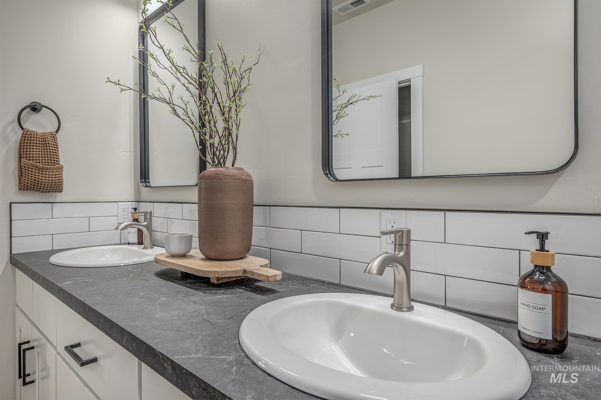 1367 Hansen Road, Weiser, Idaho 83672, 3 Bedrooms, 2 Bathrooms, Residential For Sale, Price $499,000,MLS 98974725