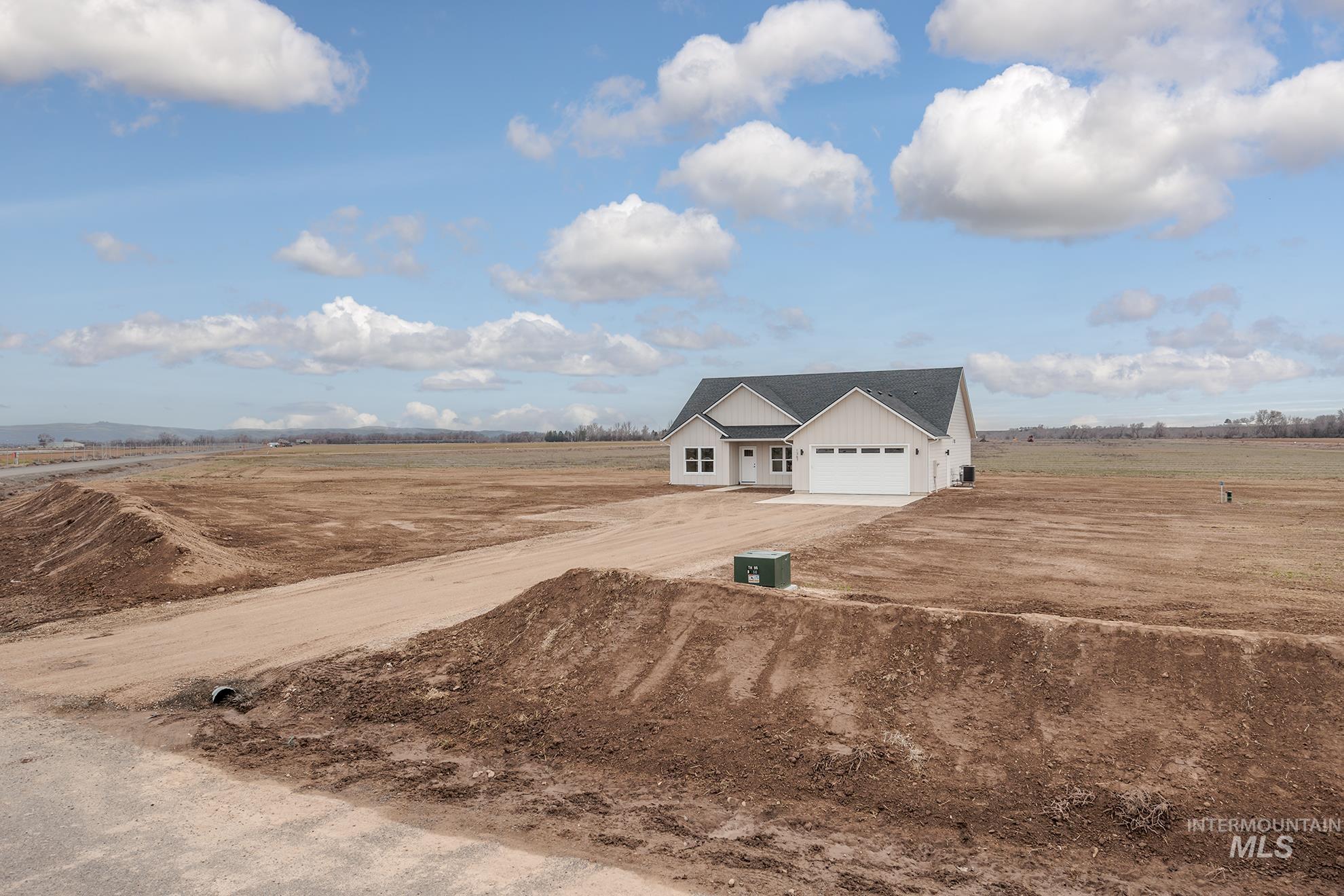 1367 Hansen Road, Weiser, Idaho 83672, 3 Bedrooms, 2 Bathrooms, Residential For Sale, Price $499,000,MLS 98974725