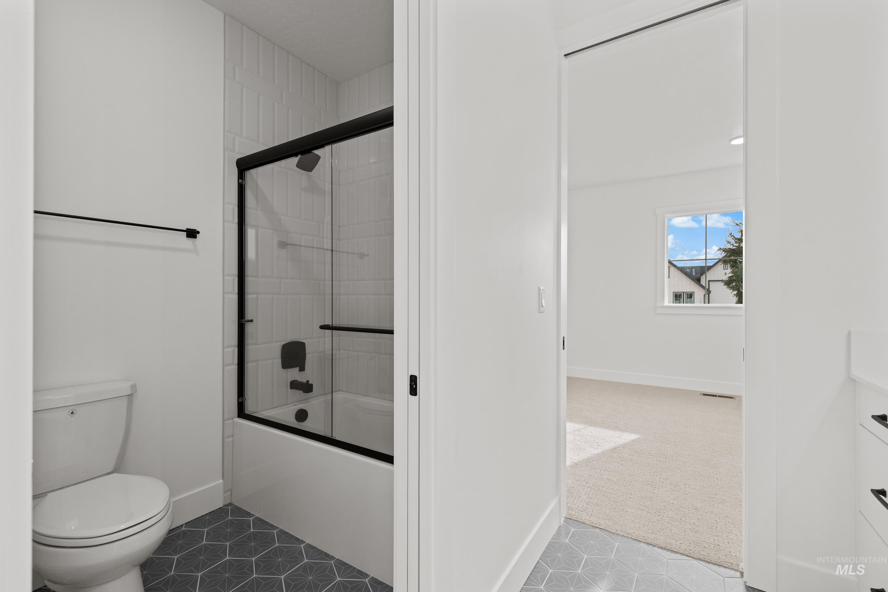 15280 Juniperwood Drive, Caldwell, Idaho 83607, 4 Bedrooms, 2.5 Bathrooms, Residential For Sale, Price $1,025,000,MLS 98974726