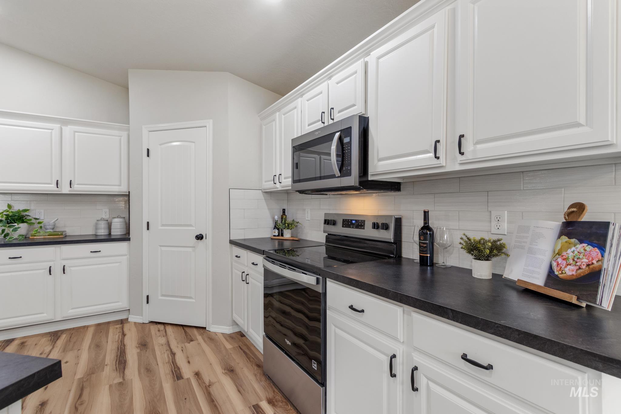 12753 Cultivator St, Caldwell, Idaho 83607, 4 Bedrooms, 2 Bathrooms, Residential For Sale, Price $370,000,MLS 98974727