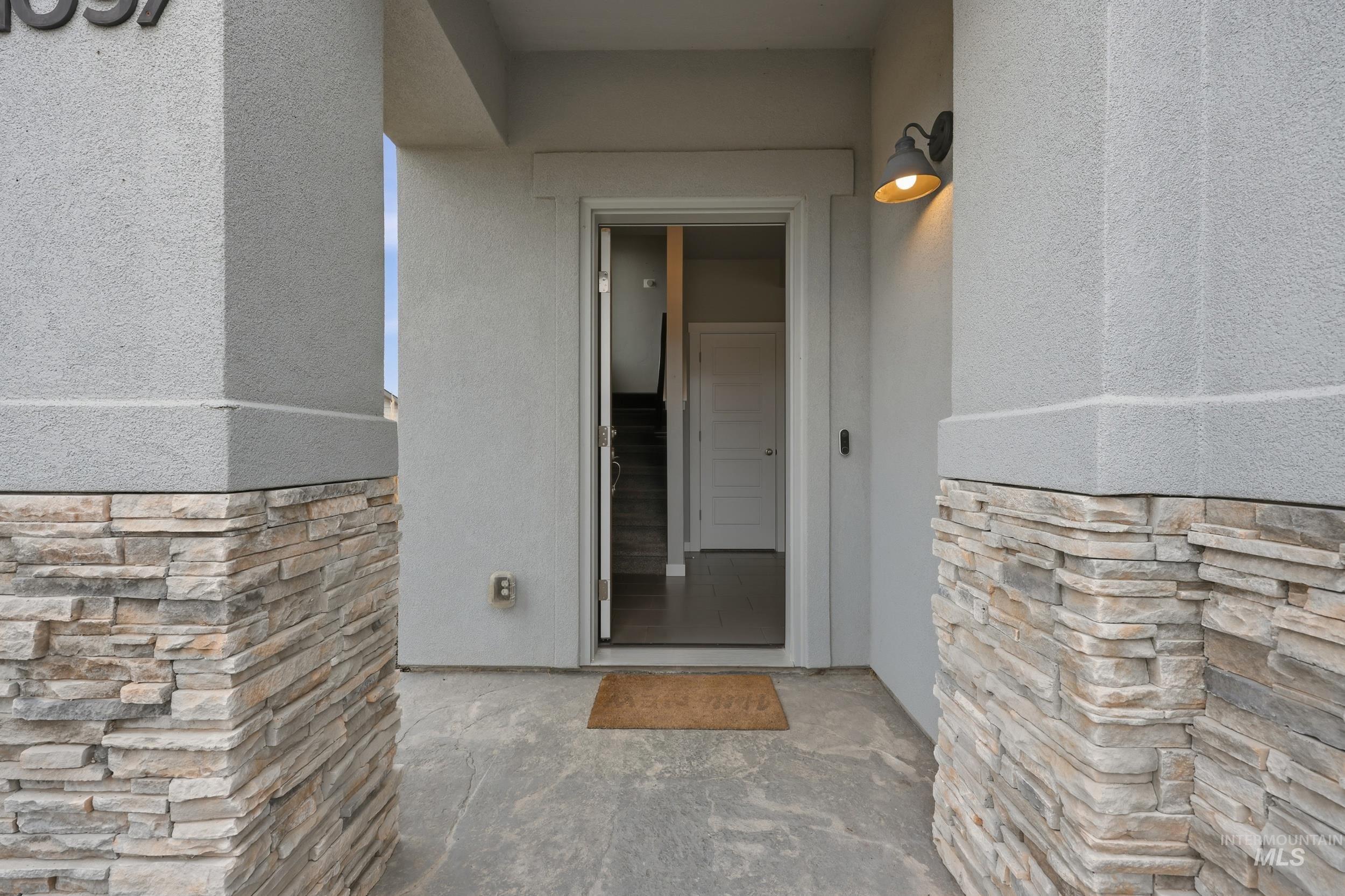 1097 N World Cup Ln, Eagle, Idaho 83616, 3 Bedrooms, 2.5 Bathrooms, Residential For Sale, Price $419,000,MLS 98974729