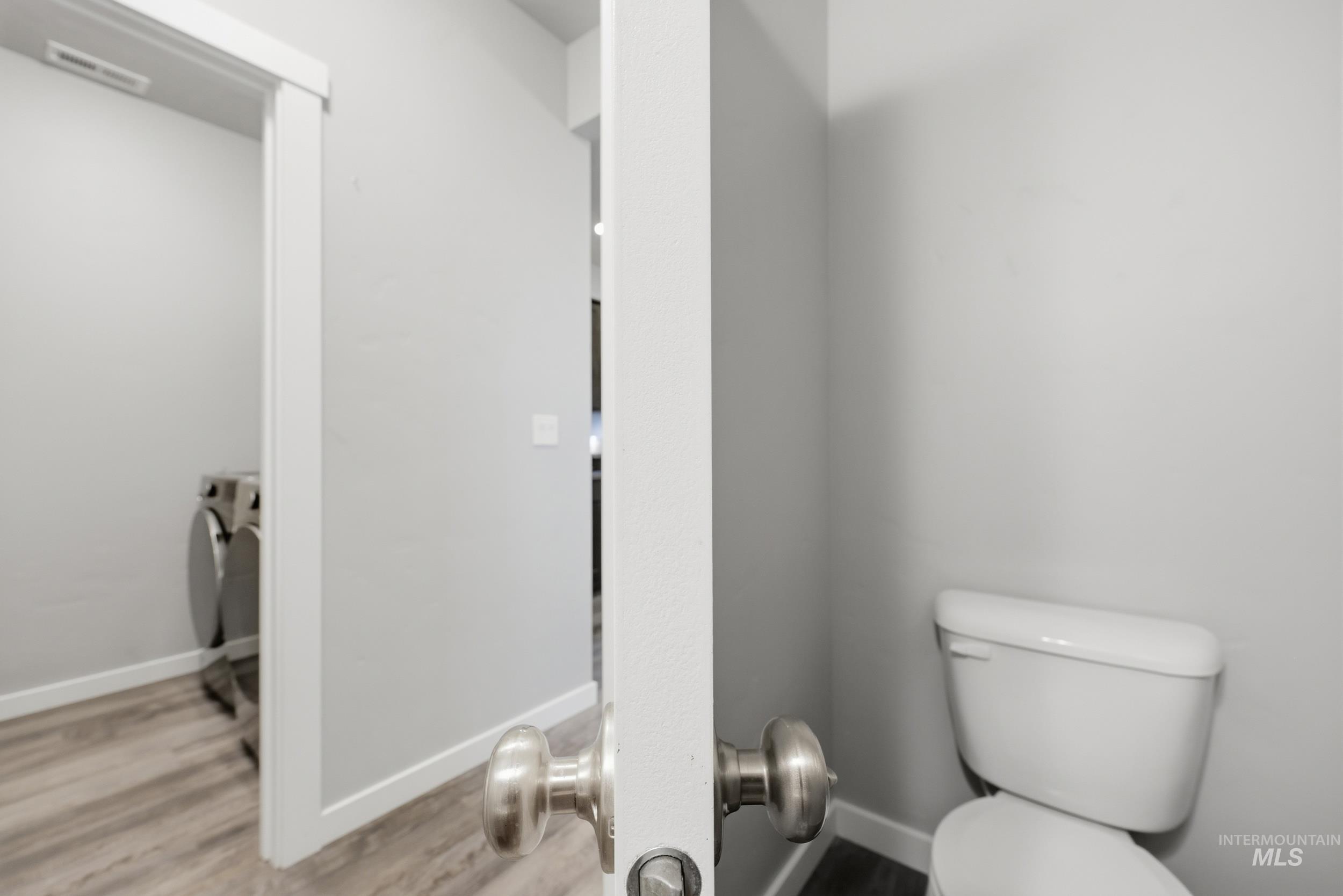 1097 N World Cup Ln, Eagle, Idaho 83616, 3 Bedrooms, 2.5 Bathrooms, Residential For Sale, Price $419,000,MLS 98974729