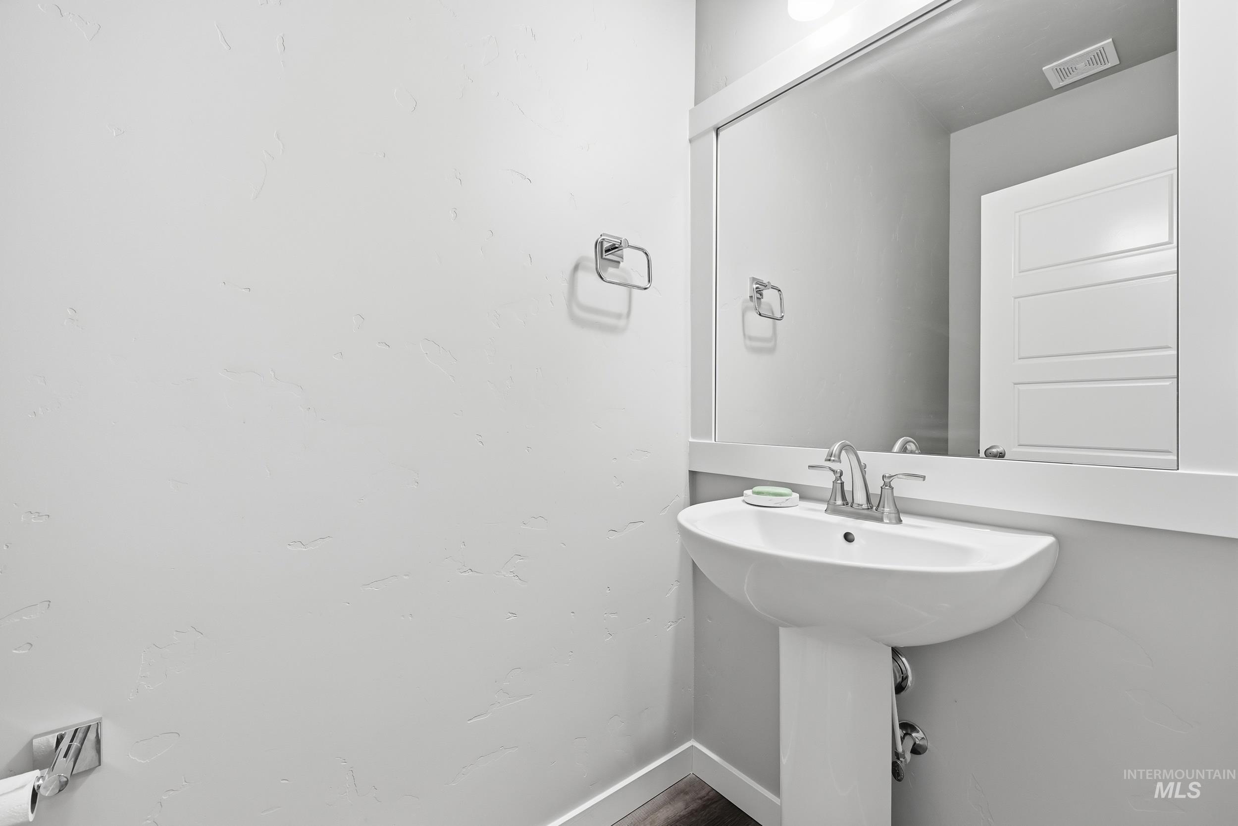 1097 N World Cup Ln, Eagle, Idaho 83616, 3 Bedrooms, 2.5 Bathrooms, Residential For Sale, Price $419,000, 98974729