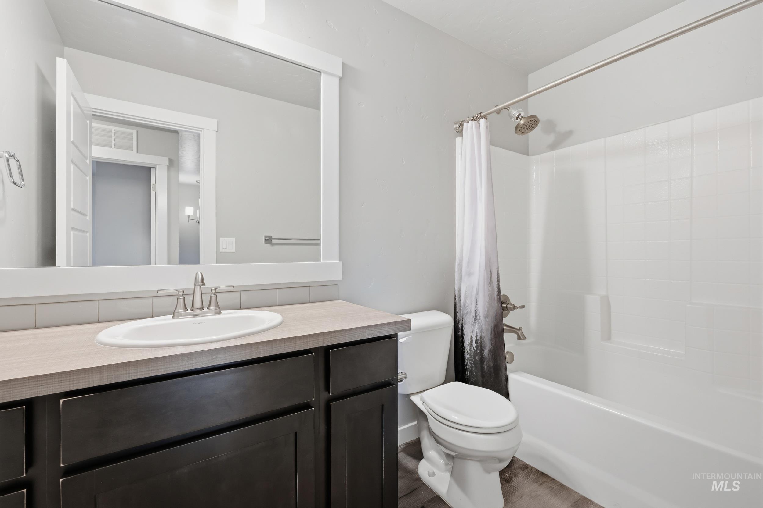 1097 N World Cup Ln, Eagle, Idaho 83616, 3 Bedrooms, 2.5 Bathrooms, Residential For Sale, Price $419,000, 98974729