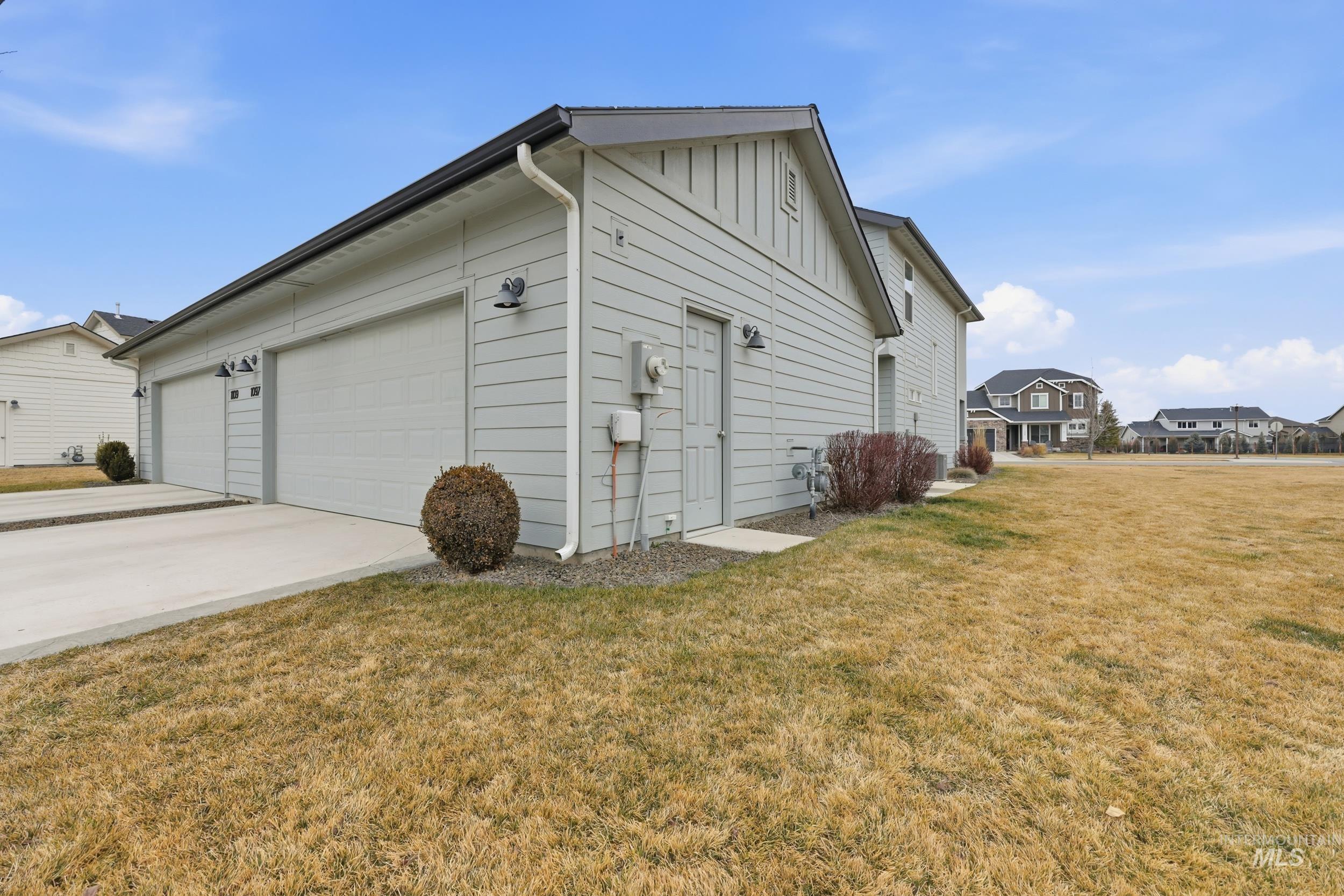 1097 N World Cup Ln, Eagle, Idaho 83616, 3 Bedrooms, 2.5 Bathrooms, Residential For Sale, Price $419,000,MLS 98974729