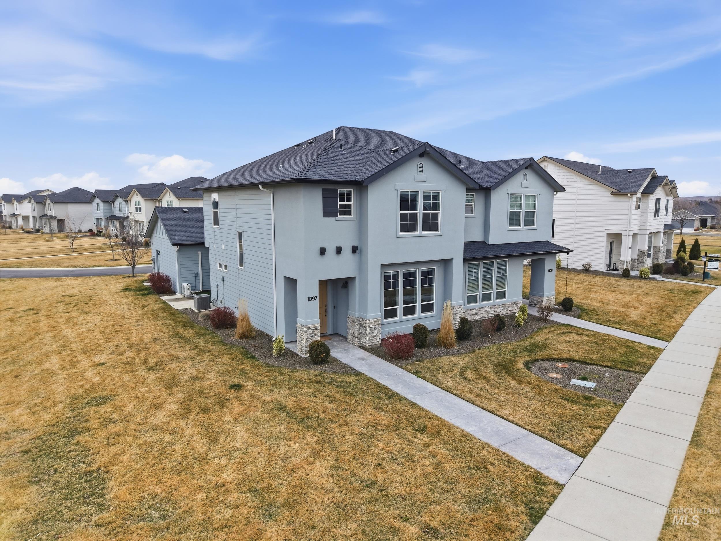 1097 N World Cup Ln, Eagle, Idaho 83616, 3 Bedrooms, 2.5 Bathrooms, Residential For Sale, Price $419,000,MLS 98974729