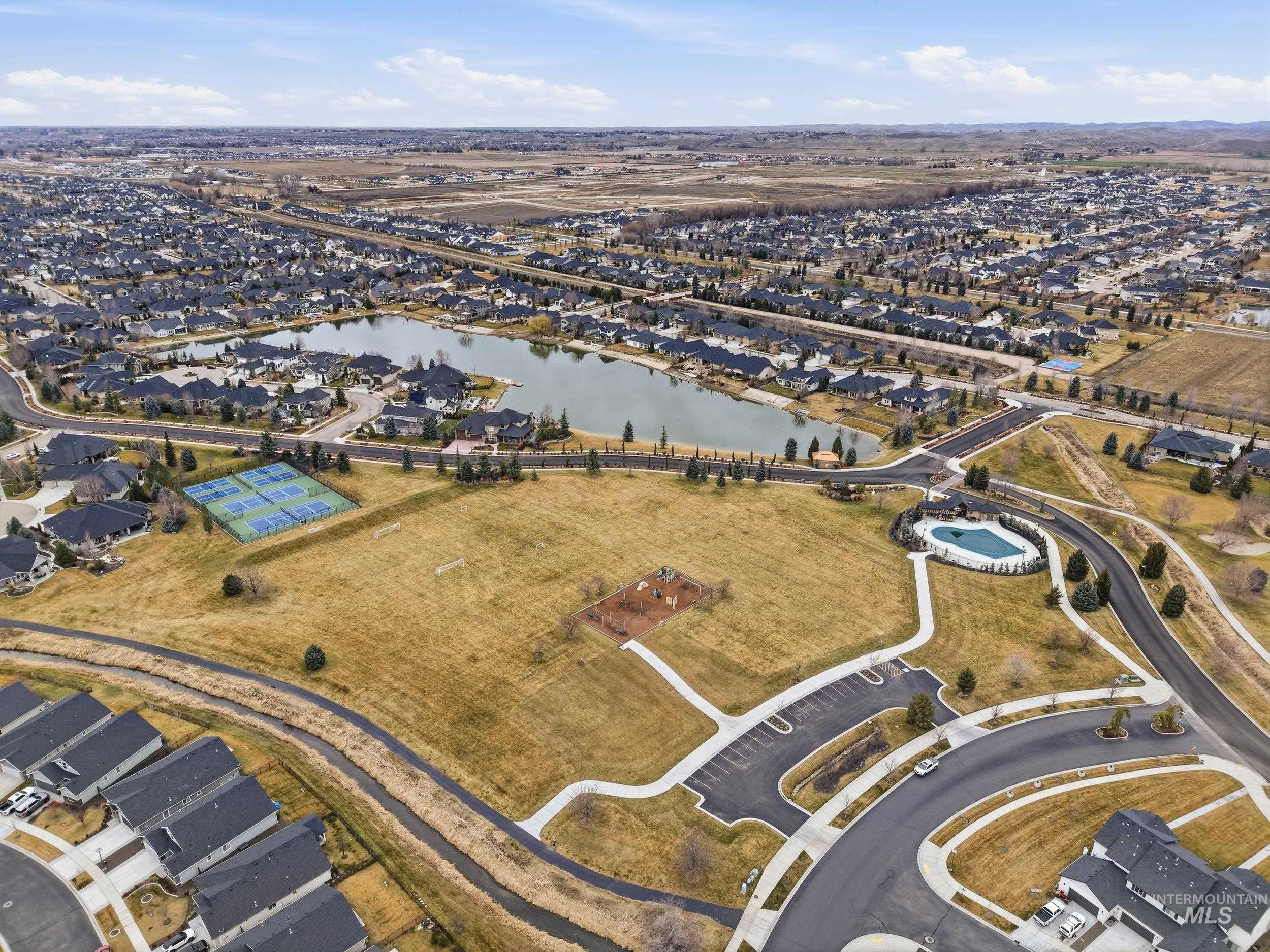 1097 N World Cup Ln, Eagle, Idaho 83616, 3 Bedrooms, 2.5 Bathrooms, Residential For Sale, Price $419,000,MLS 98974729