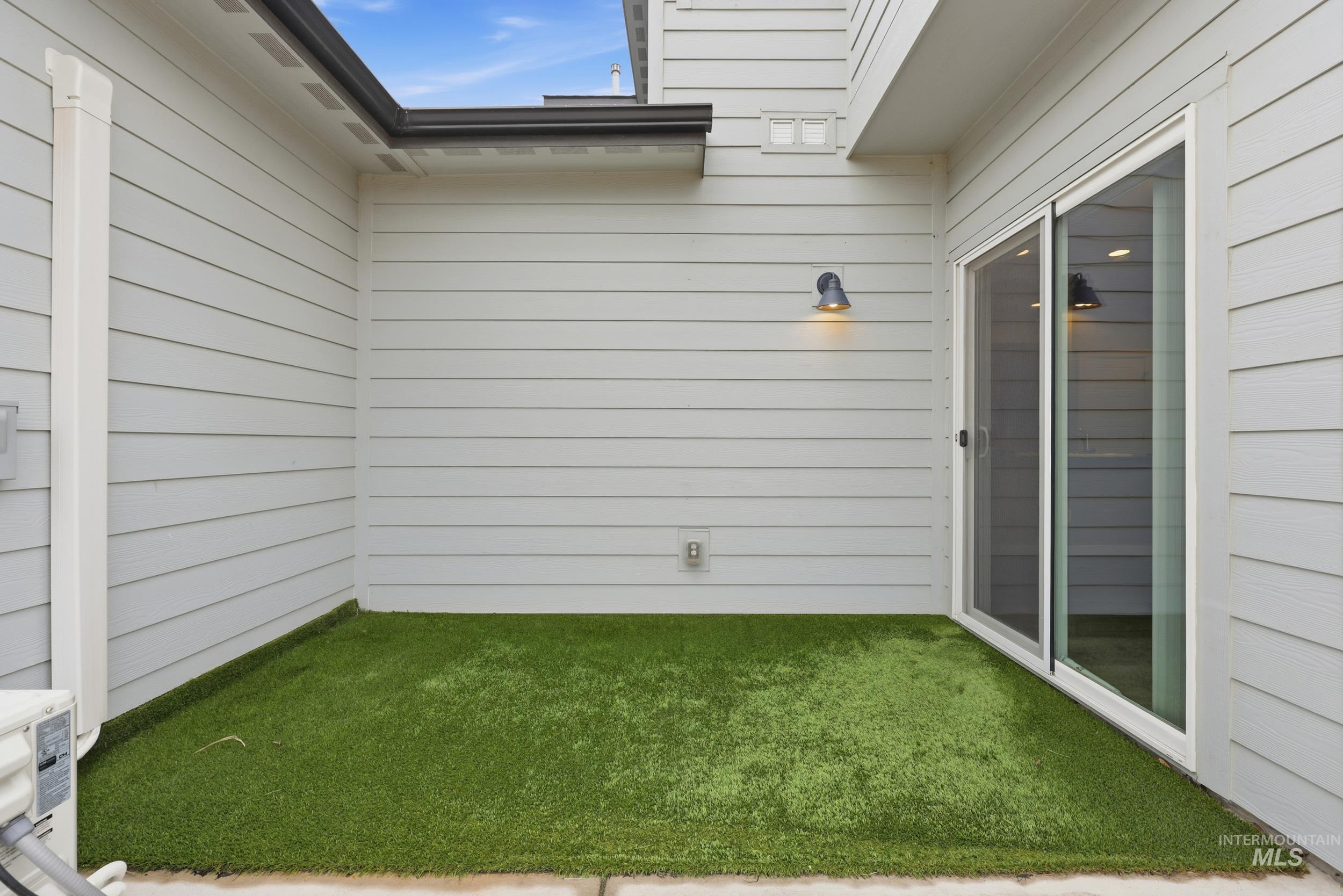 1097 N World Cup Ln, Eagle, Idaho 83616, 3 Bedrooms, 2.5 Bathrooms, Residential For Sale, Price $419,000,MLS 98974729