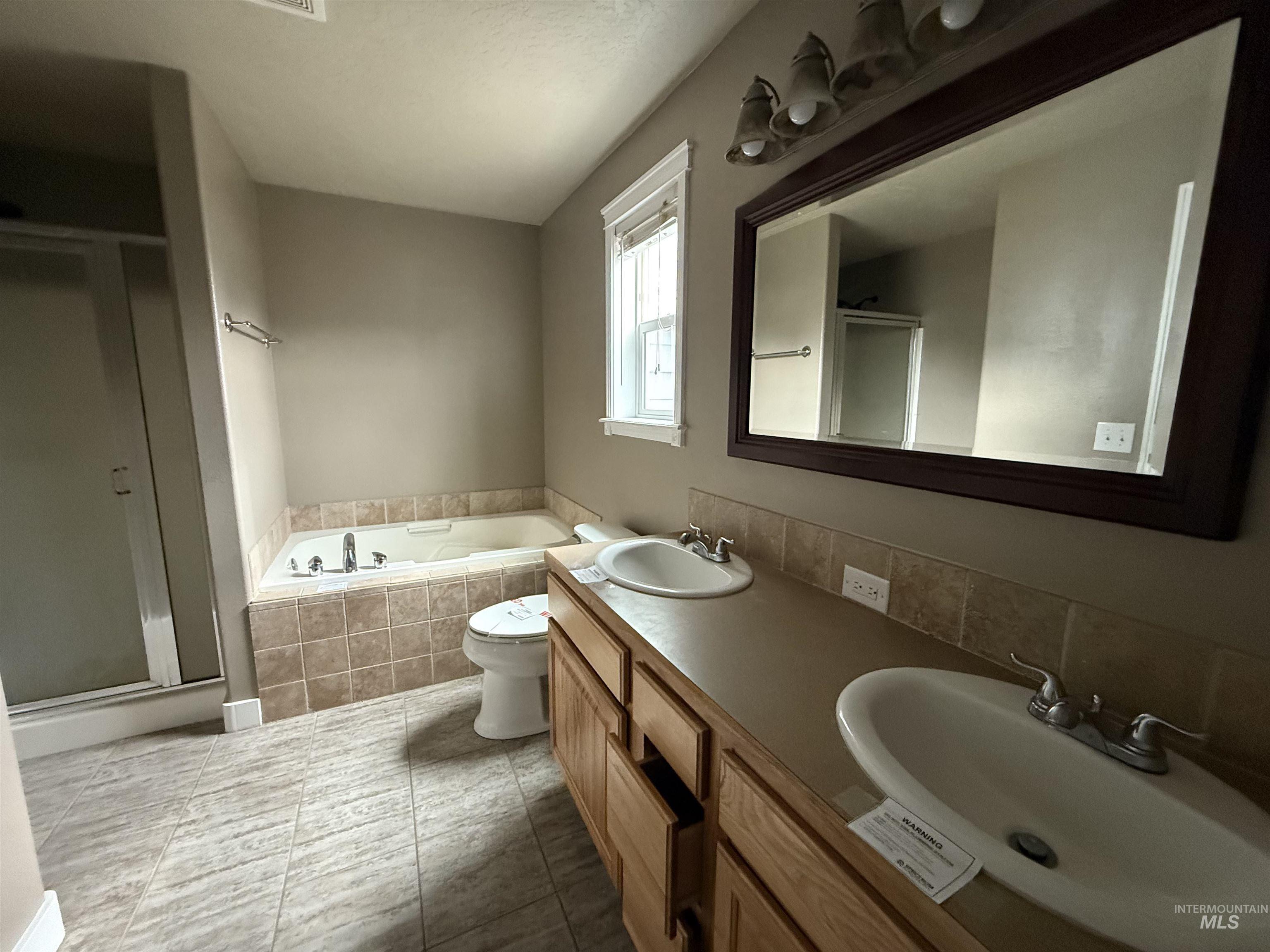 137 S Bryson Ct, Nampa, Idaho 83686, 3 Bedrooms, 2 Bathrooms, Residential For Sale, Price $367,000,MLS 98974730