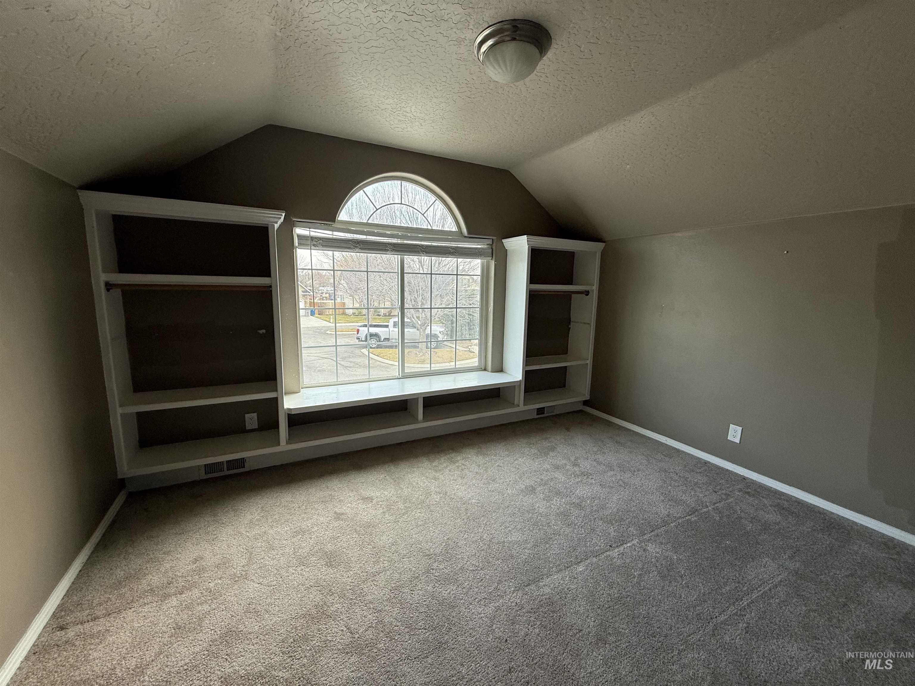 137 S Bryson Ct, Nampa, Idaho 83686, 3 Bedrooms, 2 Bathrooms, Residential For Sale, Price $367,000,MLS 98974730