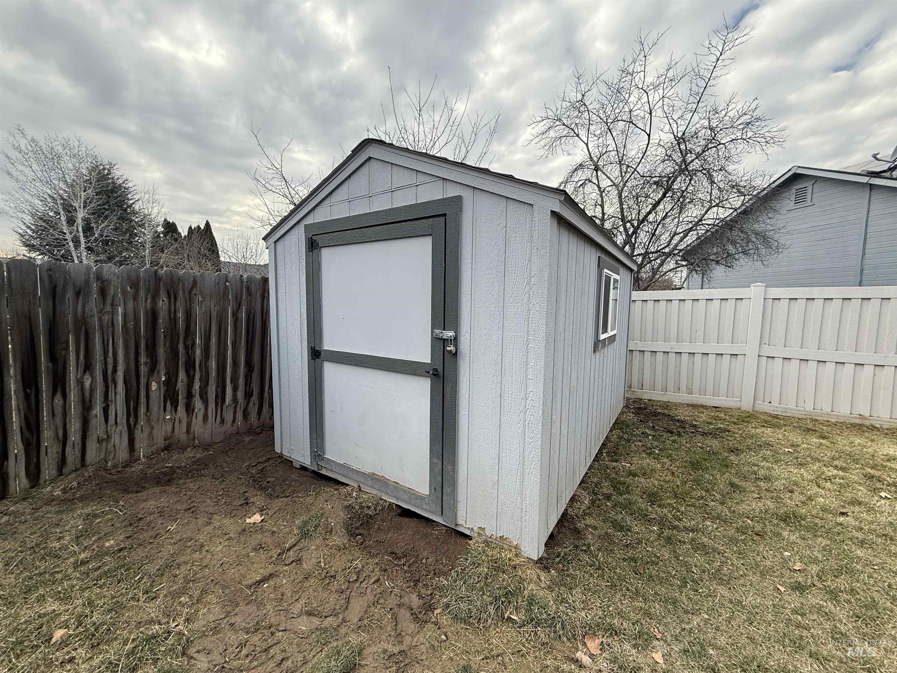 137 S Bryson Ct, Nampa, Idaho 83686, 3 Bedrooms, 2 Bathrooms, Residential For Sale, Price $367,000,MLS 98974730