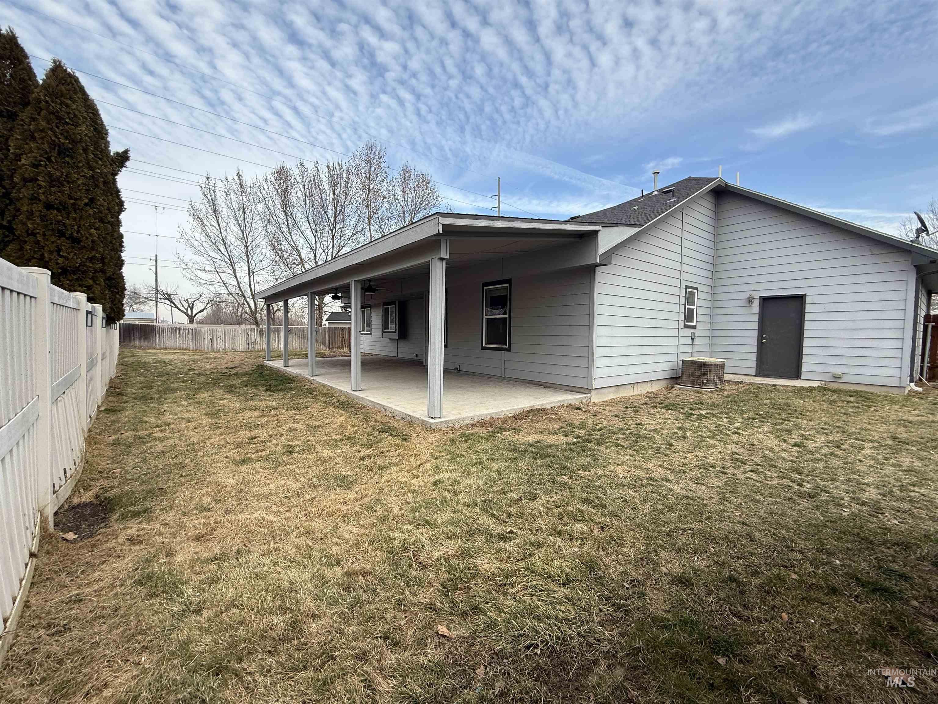 137 S Bryson Ct, Nampa, Idaho 83686, 3 Bedrooms, 2 Bathrooms, Residential For Sale, Price $367,000,MLS 98974730