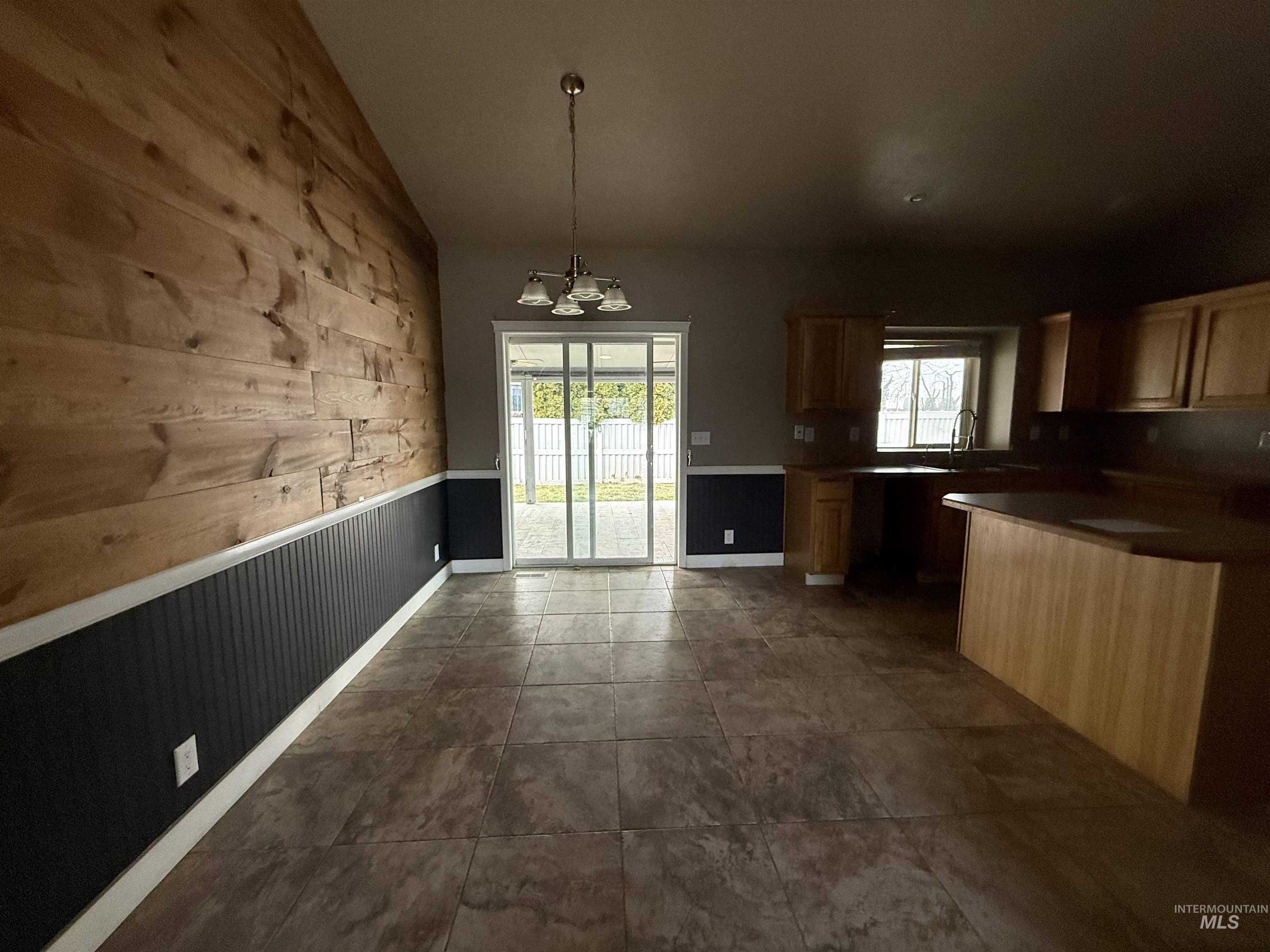 137 S Bryson Ct, Nampa, Idaho 83686, 3 Bedrooms, 2 Bathrooms, Residential For Sale, Price $367,000,MLS 98974730