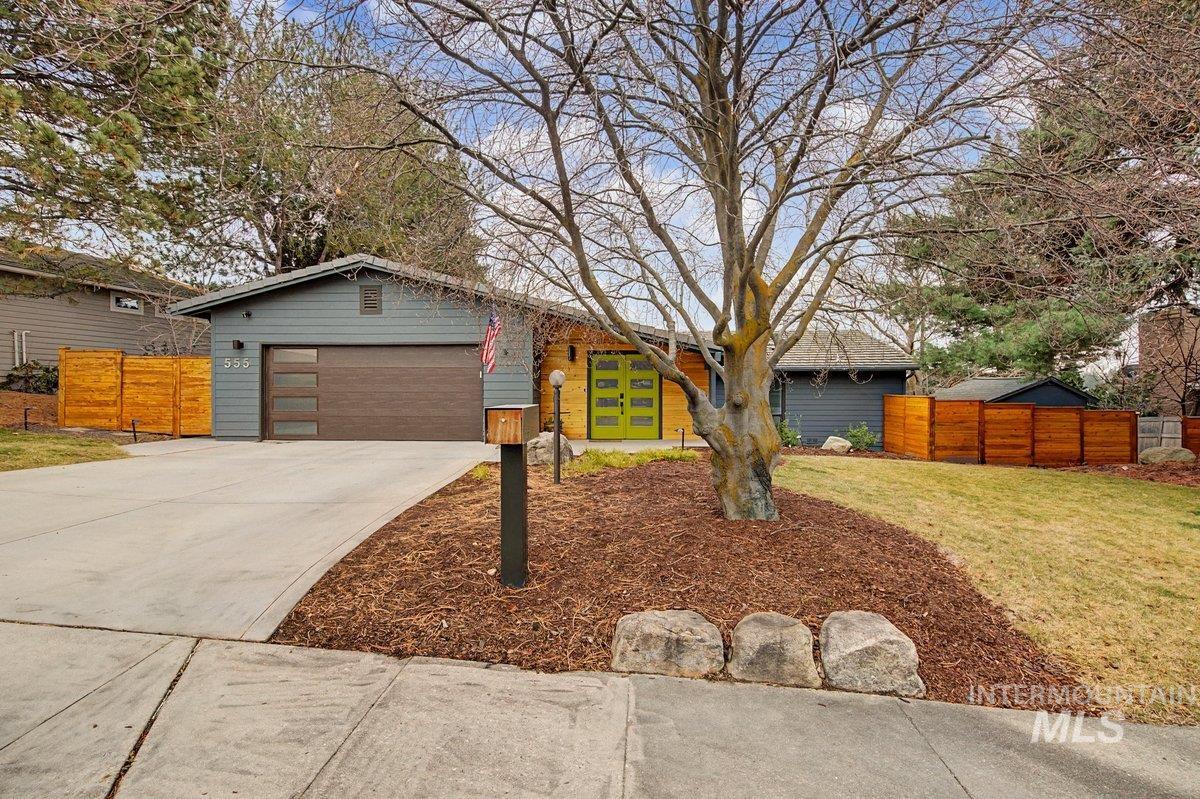 555 E Braemere Drive, Boise, Idaho 83702-000, 4 Bedrooms, 2.5 Bathrooms, Residential For Sale, Price $1,295,000,MLS 98974734