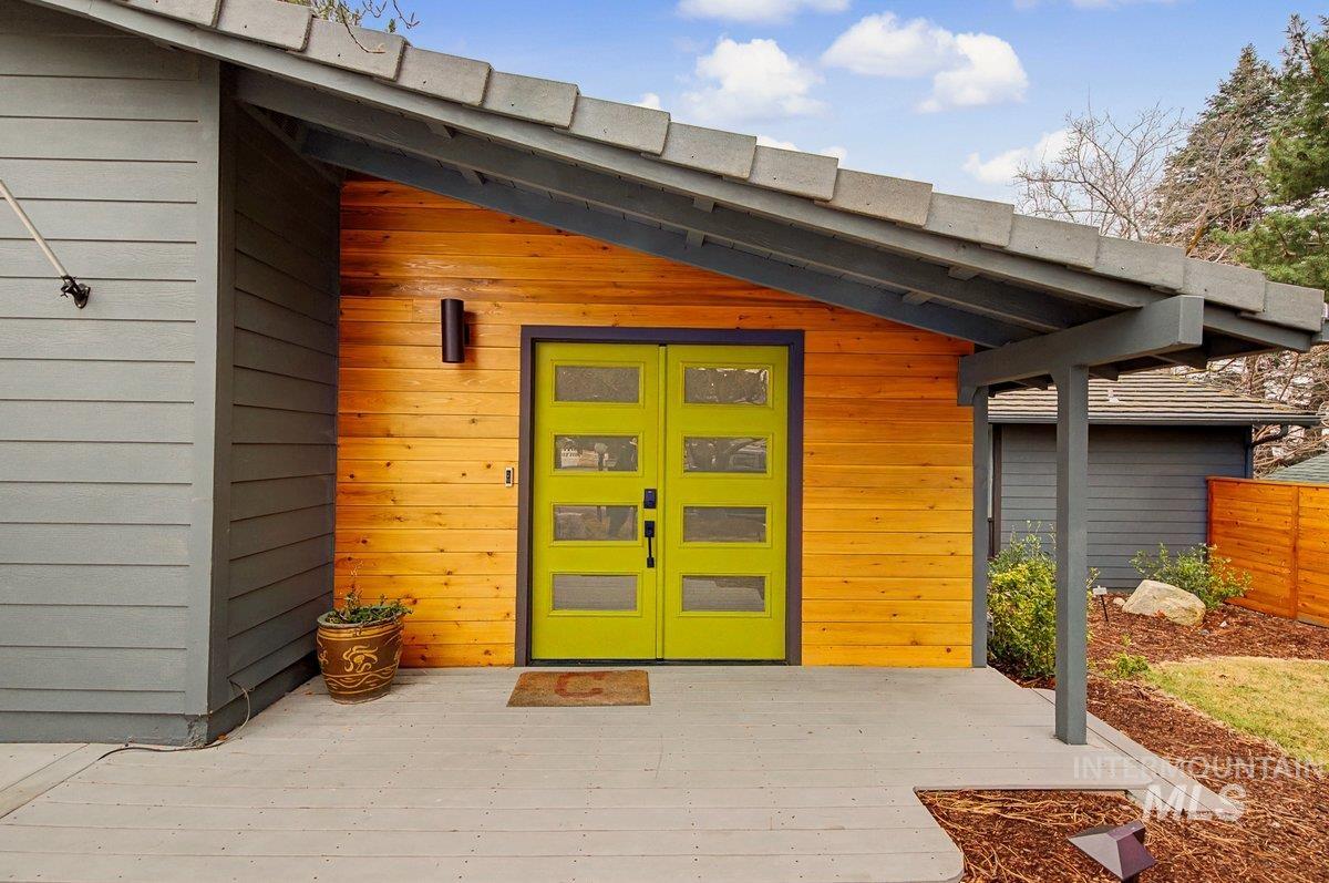 555 E Braemere Drive, Boise, Idaho 83702-000, 4 Bedrooms, 2.5 Bathrooms, Residential For Sale, Price $1,295,000,MLS 98974734