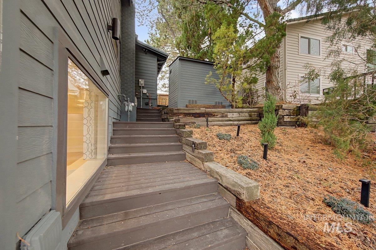 555 E Braemere Drive, Boise, Idaho 83702-000, 4 Bedrooms, 2.5 Bathrooms, Residential For Sale, Price $1,295,000,MLS 98974734