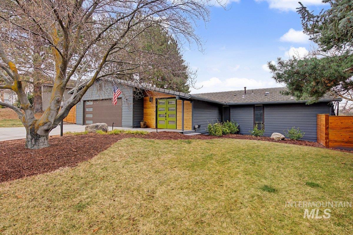 555 E Braemere Drive, Boise, Idaho 83702-000, 4 Bedrooms, 2.5 Bathrooms, Residential For Sale, Price $1,295,000,MLS 98974734