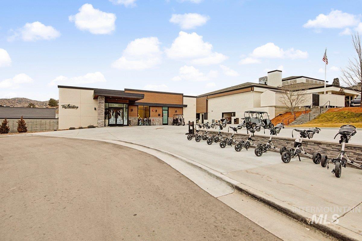 555 E Braemere Drive, Boise, Idaho 83702-000, 4 Bedrooms, 2.5 Bathrooms, Residential For Sale, Price $1,295,000,MLS 98974734