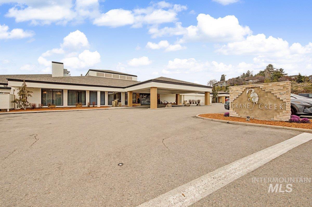 555 E Braemere Drive, Boise, Idaho 83702-000, 4 Bedrooms, 2.5 Bathrooms, Residential For Sale, Price $1,295,000,MLS 98974734