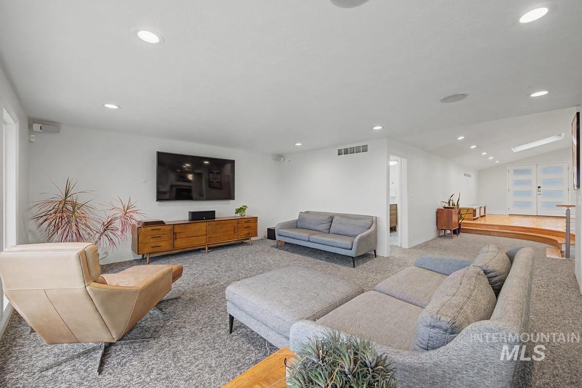 555 E Braemere Drive, Boise, Idaho 83702-000, 4 Bedrooms, 2.5 Bathrooms, Residential For Sale, Price $1,295,000,MLS 98974734