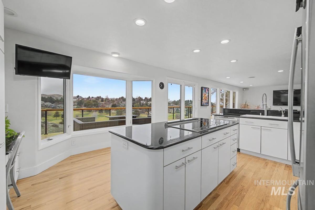 555 E Braemere Drive, Boise, Idaho 83702-000, 4 Bedrooms, 2.5 Bathrooms, Residential For Sale, Price $1,295,000,MLS 98974734