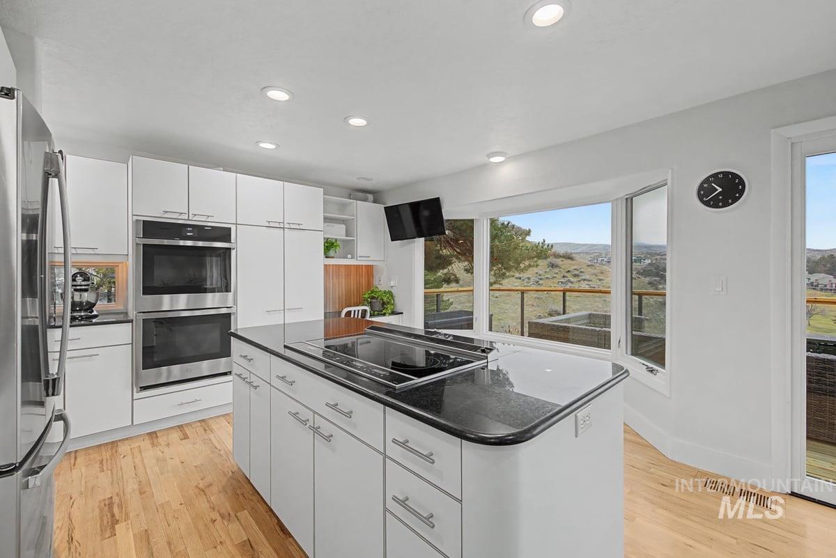 555 E Braemere Drive, Boise, Idaho 83702-000, 4 Bedrooms, 2.5 Bathrooms, Residential For Sale, Price $1,295,000,MLS 98974734