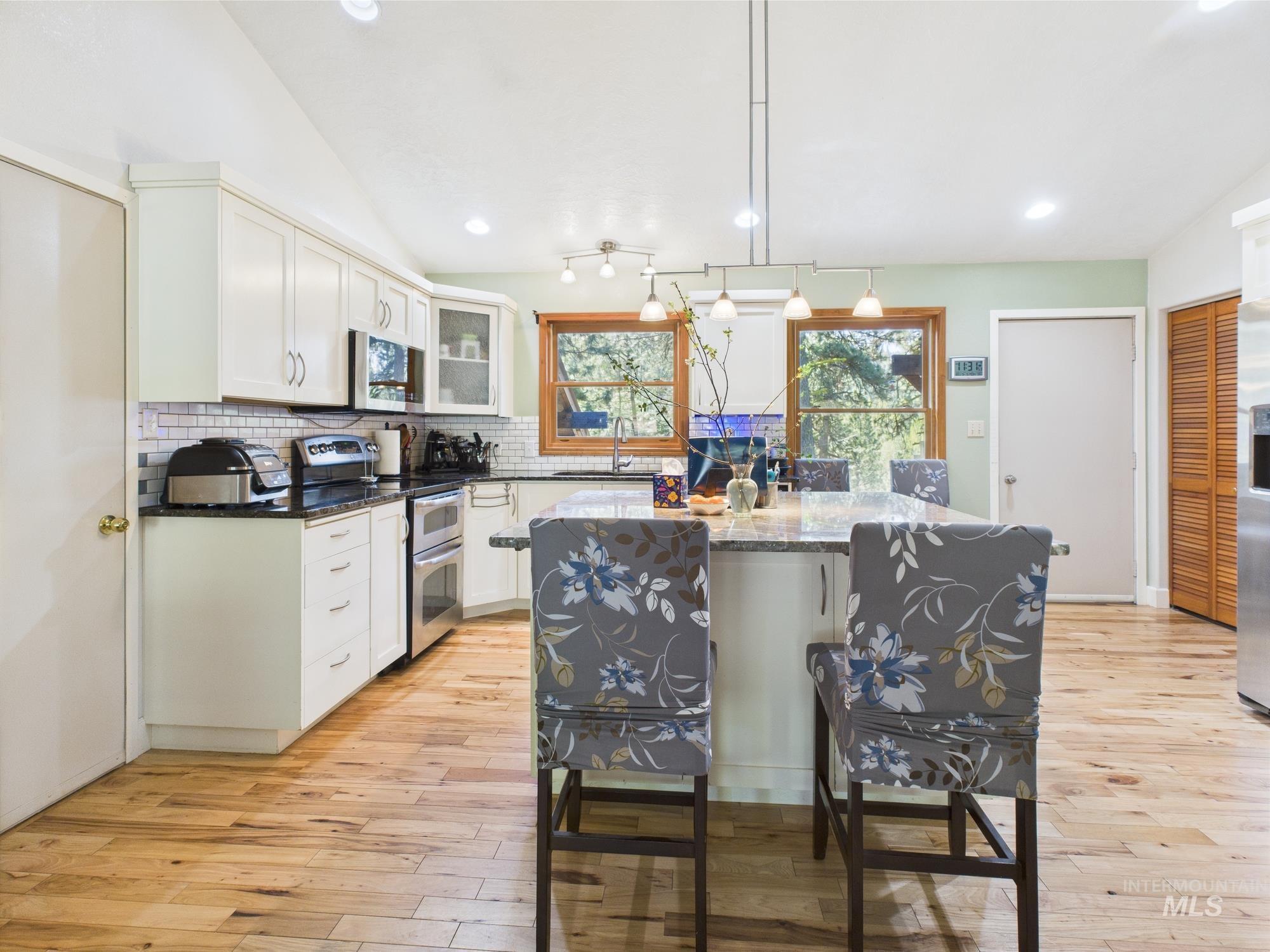 9 POND OVERLOOK, Idaho City, Idaho 83631, 3 Bedrooms, 2 Bathrooms, Residential For Sale, Price $495,000, 98974741